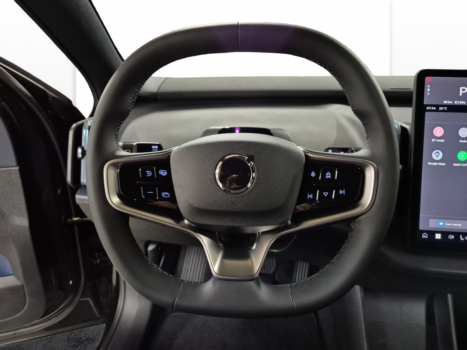 VOLVO EX30 E60 Plus Swiss Black Edition-image-9