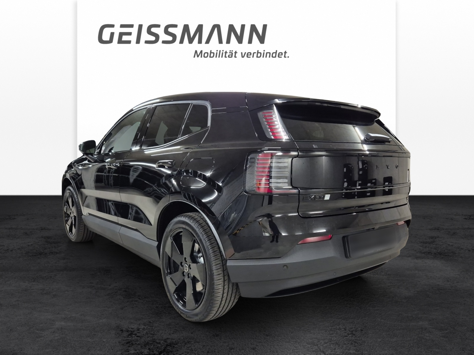 VOLVO EX30 E60 Plus Swiss Black Edition-image-7