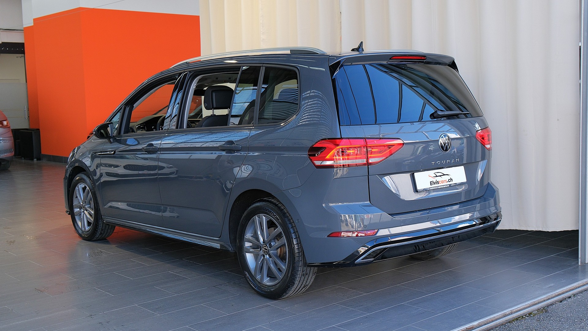 VW Touran 1.5 TSI EVO Comfortline United R Line DSG-image-11