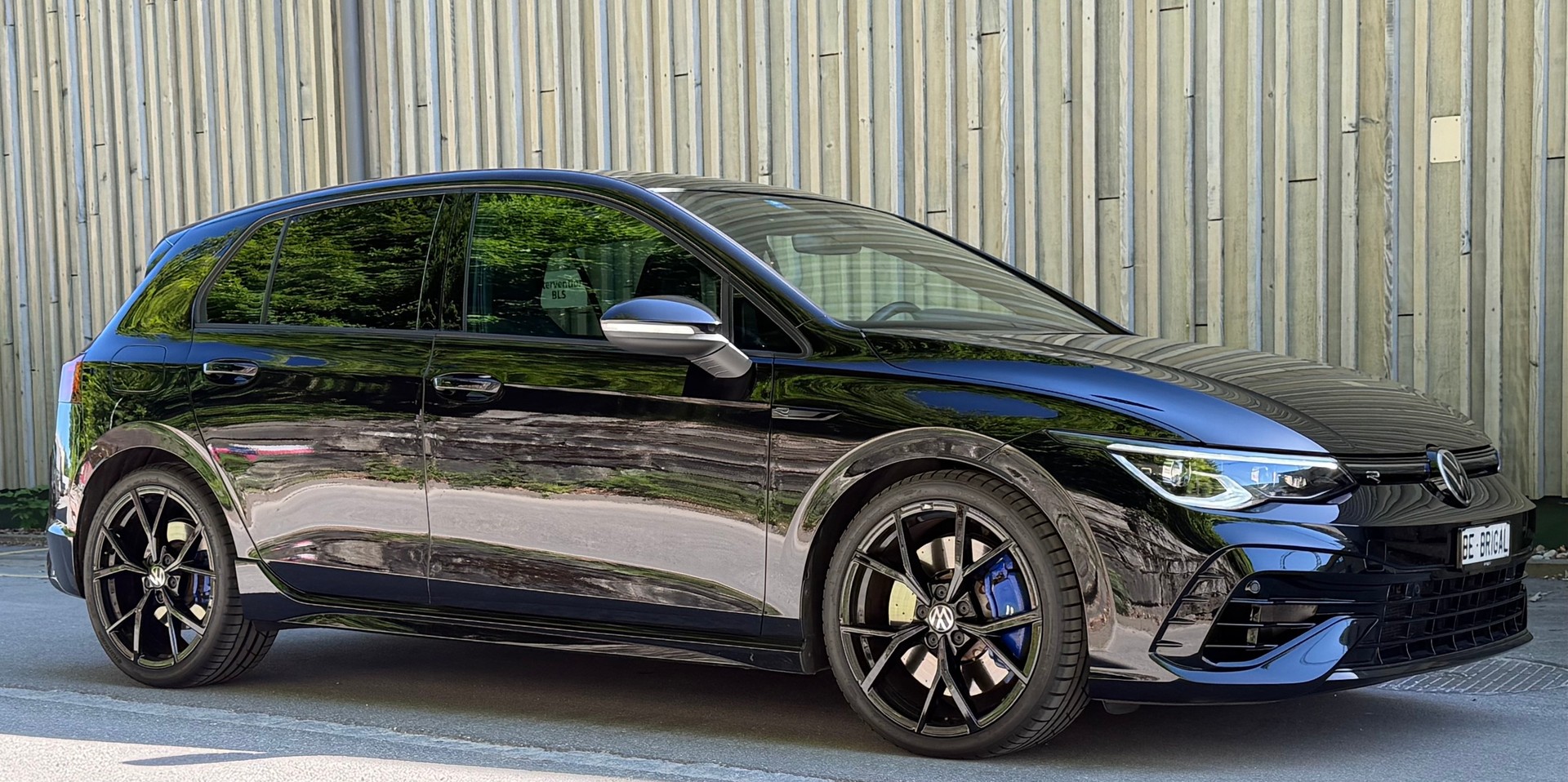 VW Golf 2.0 TSI R DSG 4Motion-image-4