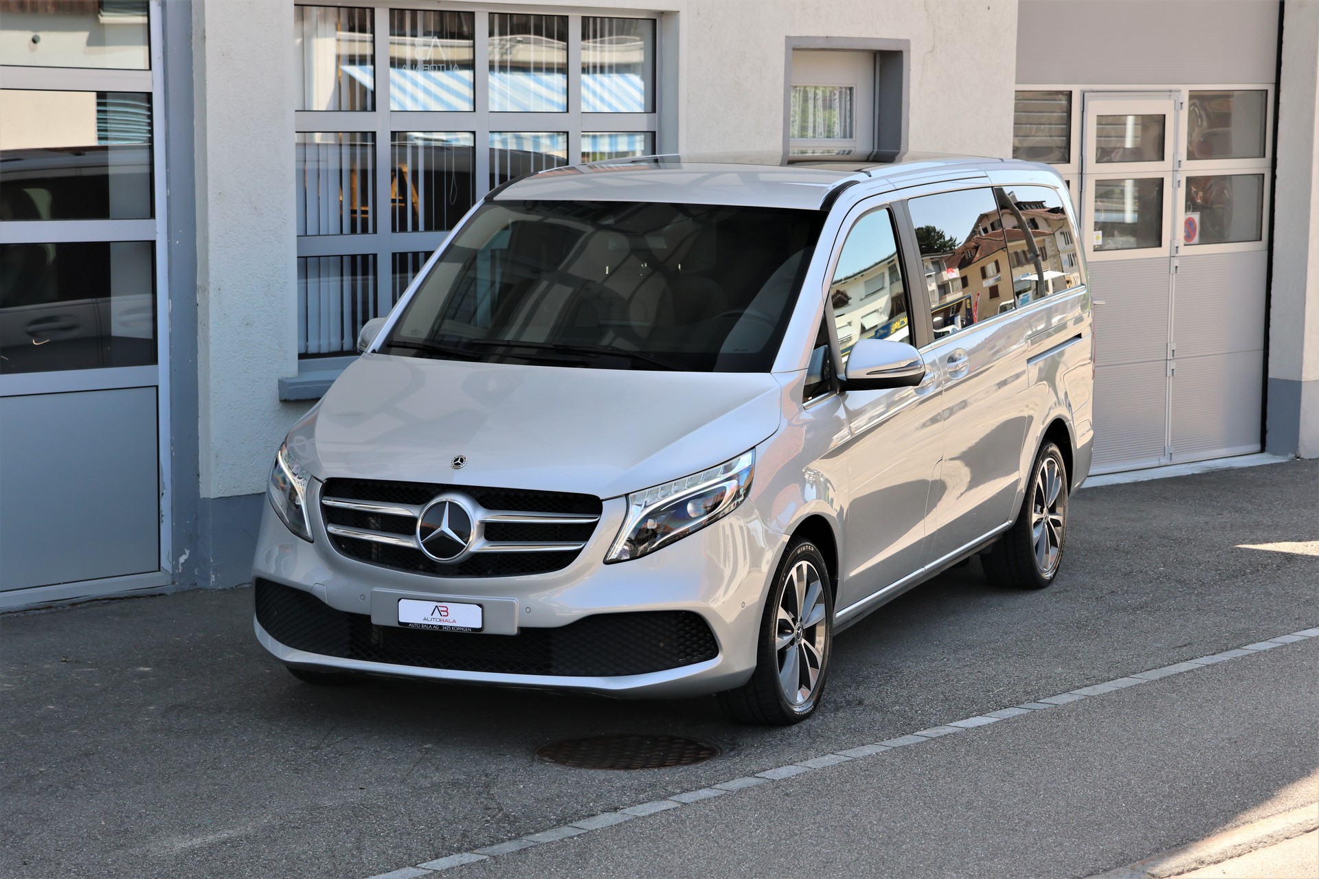 MERCEDES-BENZ V 250 d lang Avantgarde 9G-Tronic (CH) 7Plätzer-image-0