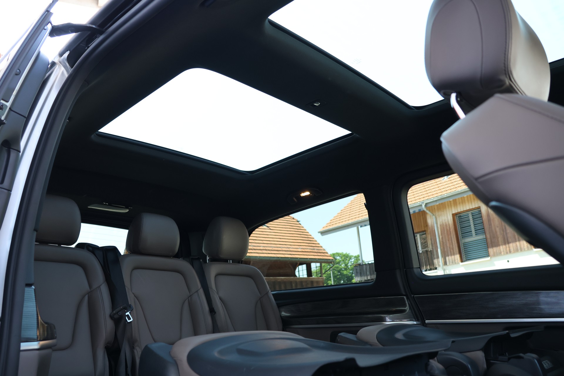 MERCEDES-BENZ V 250 d lang Avantgarde 9G-Tronic (CH) 7Plätzer-image-23