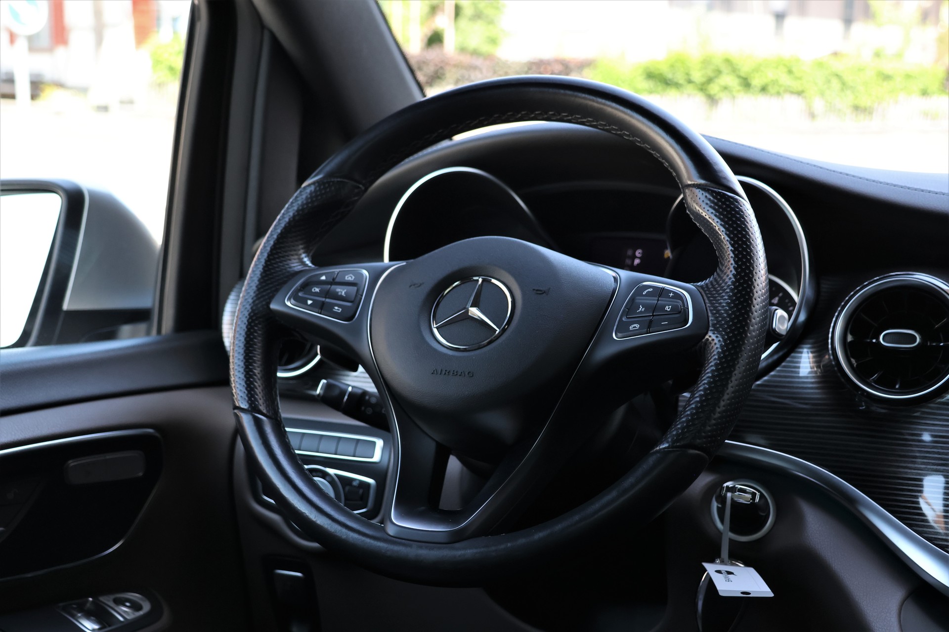 MERCEDES-BENZ V 250 d lang Avantgarde 9G-Tronic (CH) 7Plätzer-image-17