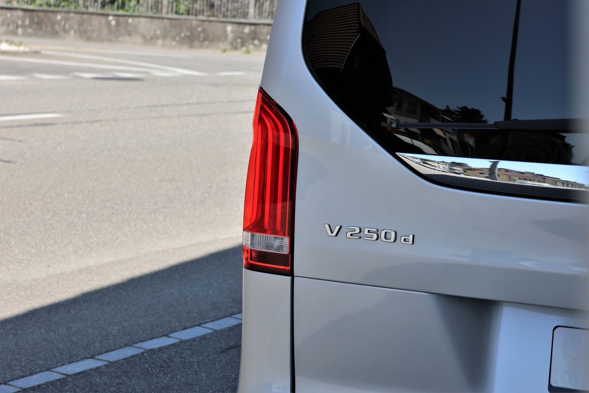 MERCEDES-BENZ V 250 d lang Avantgarde 9G-Tronic (CH) 7Plätzer-image-5