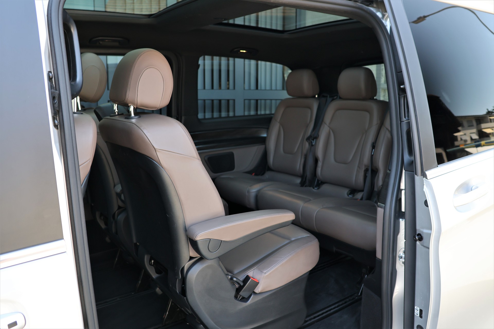 MERCEDES-BENZ V 250 d lang Avantgarde 9G-Tronic (CH) 7Plätzer-image-12