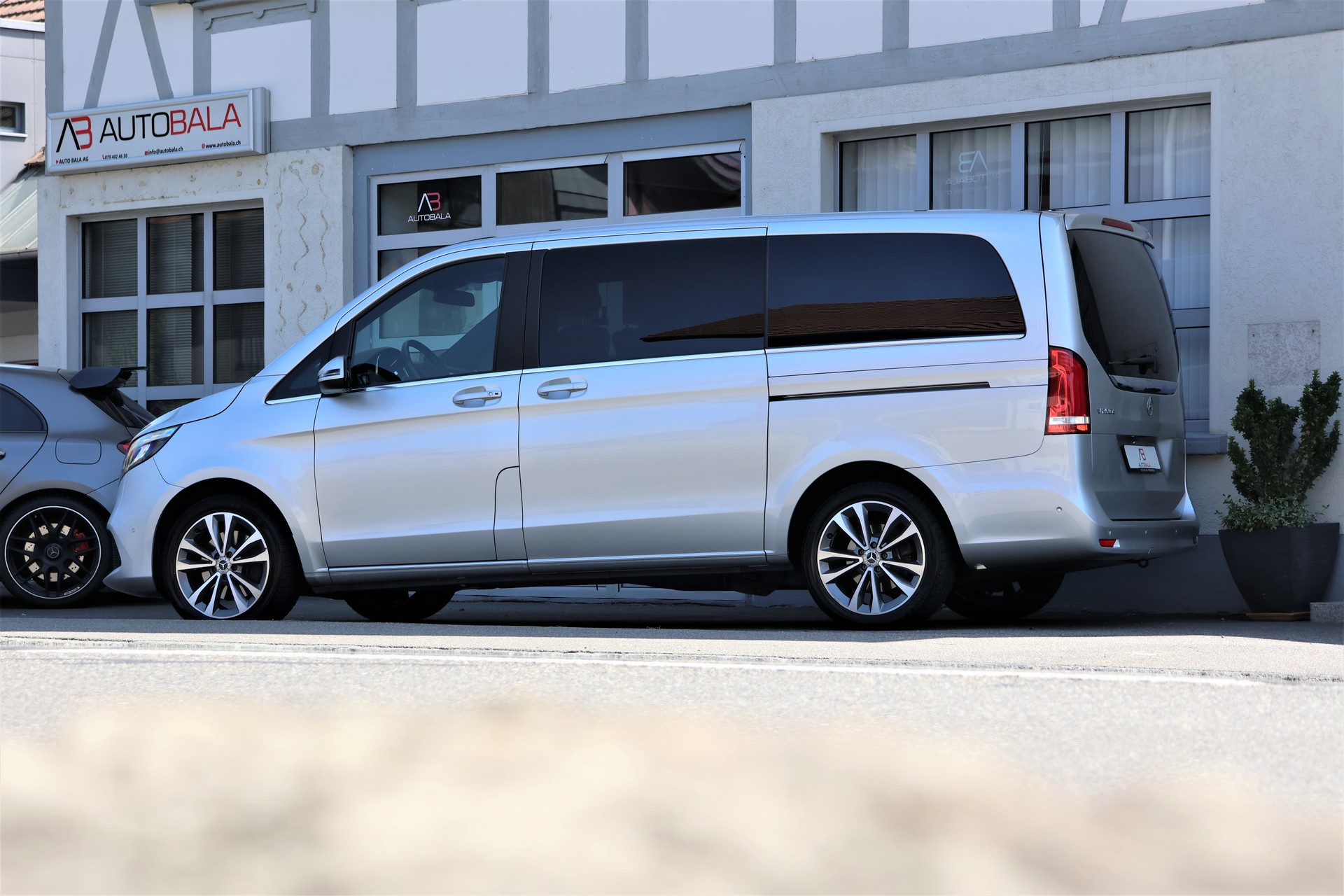 MERCEDES-BENZ V 250 d lang Avantgarde 9G-Tronic (CH) 7Plätzer-image-3
