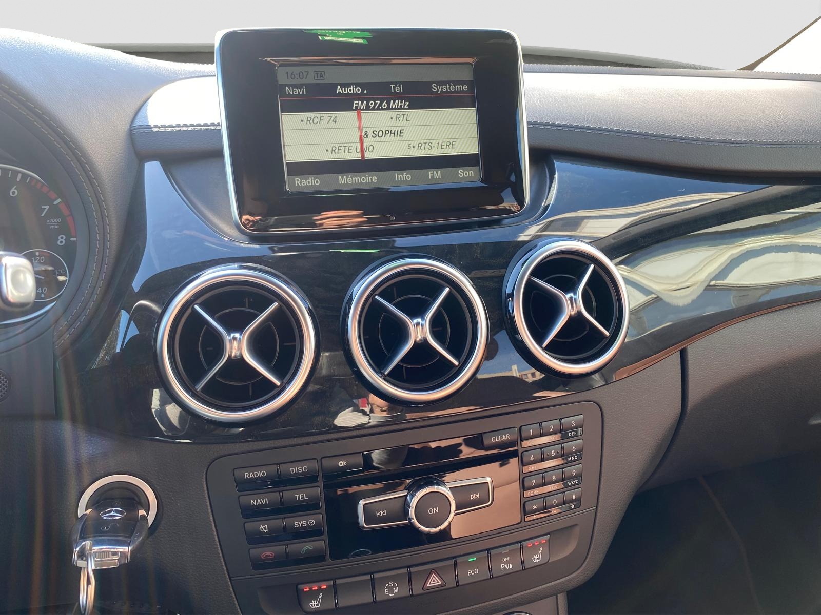 MERCEDES-BENZ B 250 7G-DCT-image-9