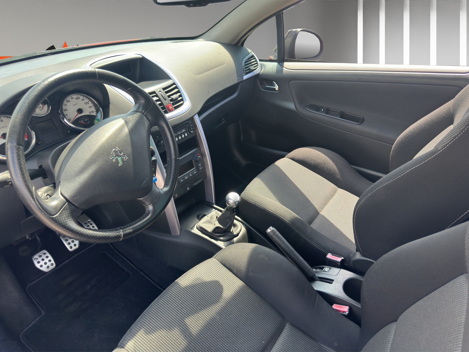 PEUGEOT 207 CC 1.6 16V Turbo Sport-image-7