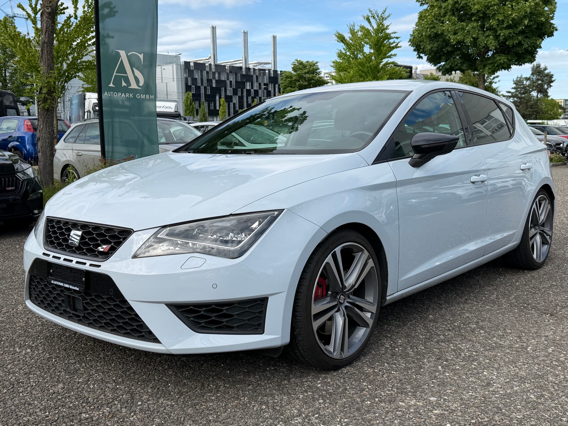 SEAT Leon 2.0 TSI Cupra 290 DSG-image-0