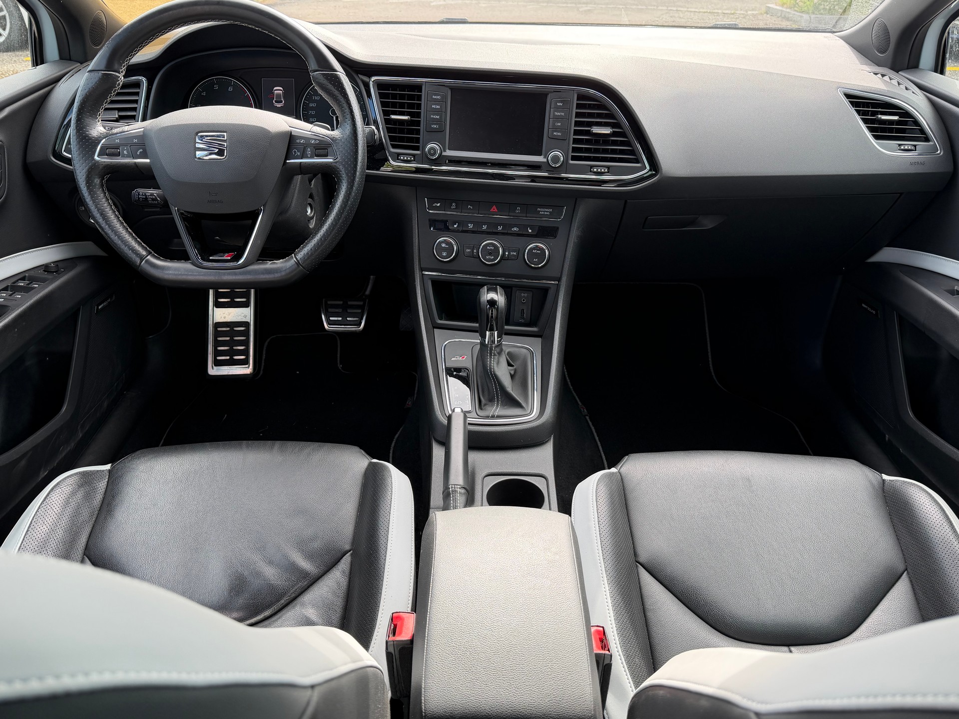 SEAT Leon 2.0 TSI Cupra 290 DSG-image-10