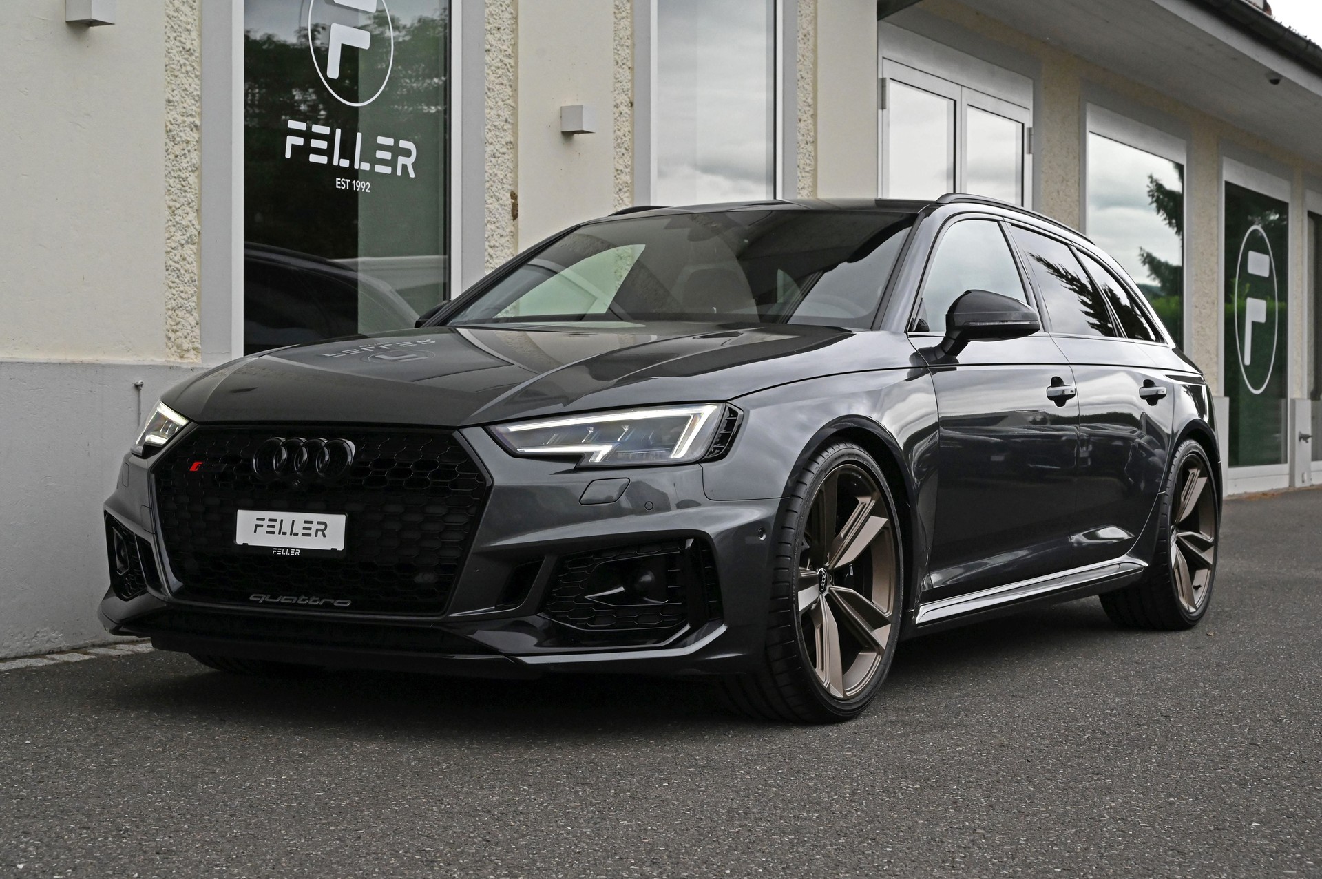 AUDI RS4 Avant 2.9 TFSI quattro tiptronic **8-Fach bereift**-image-1