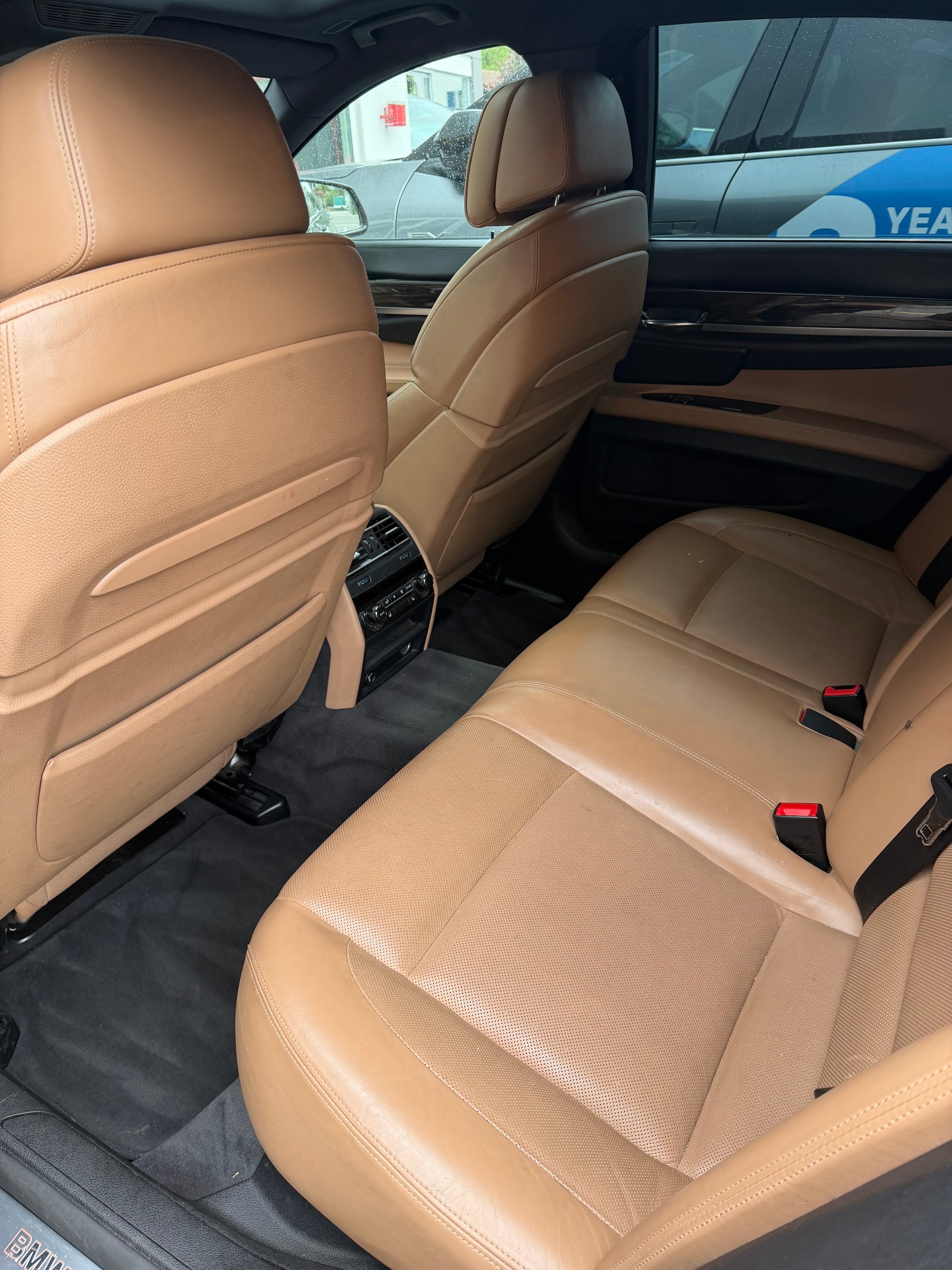 BMW 740d-image-9
