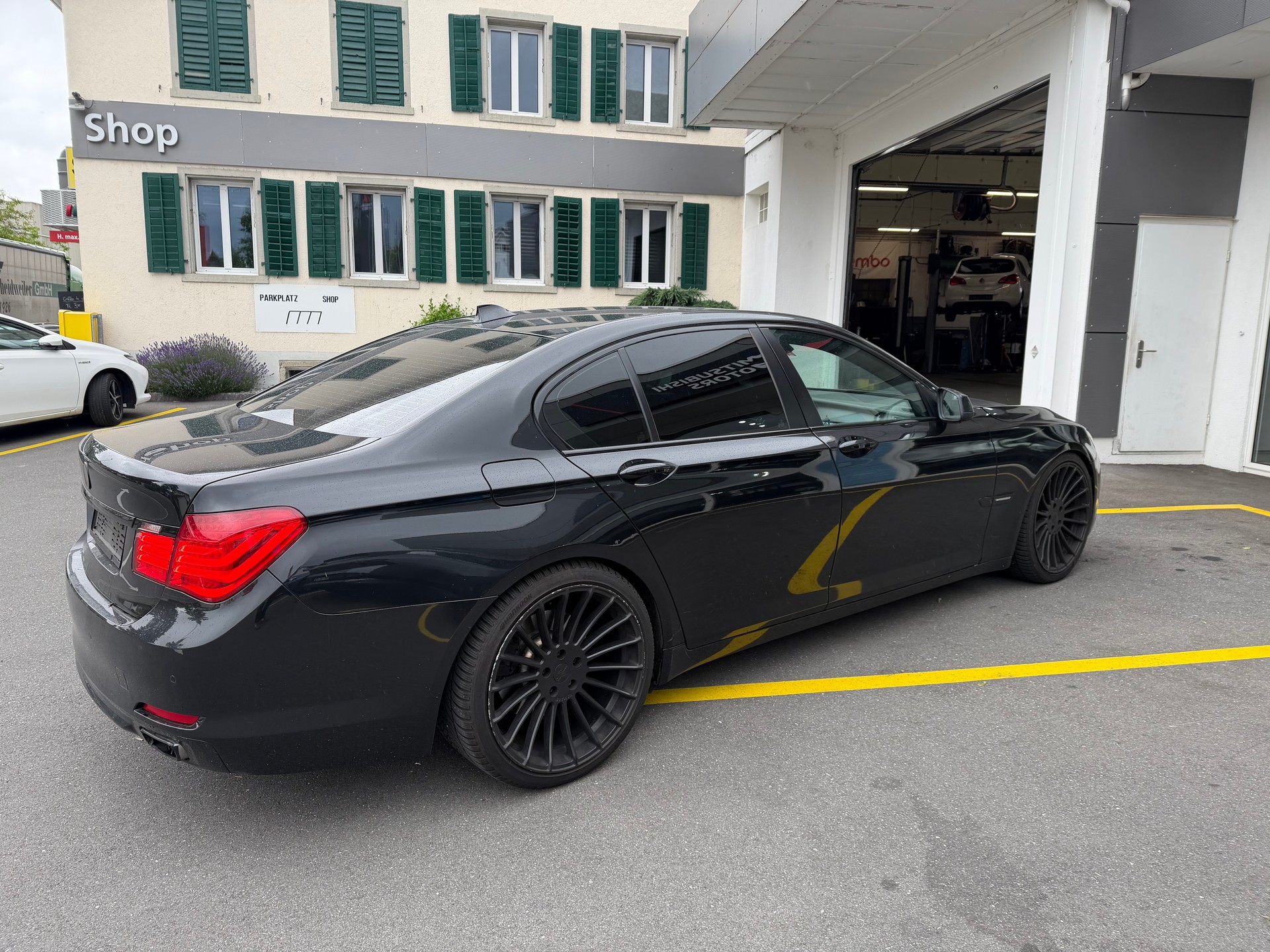 BMW 740d-image-4
