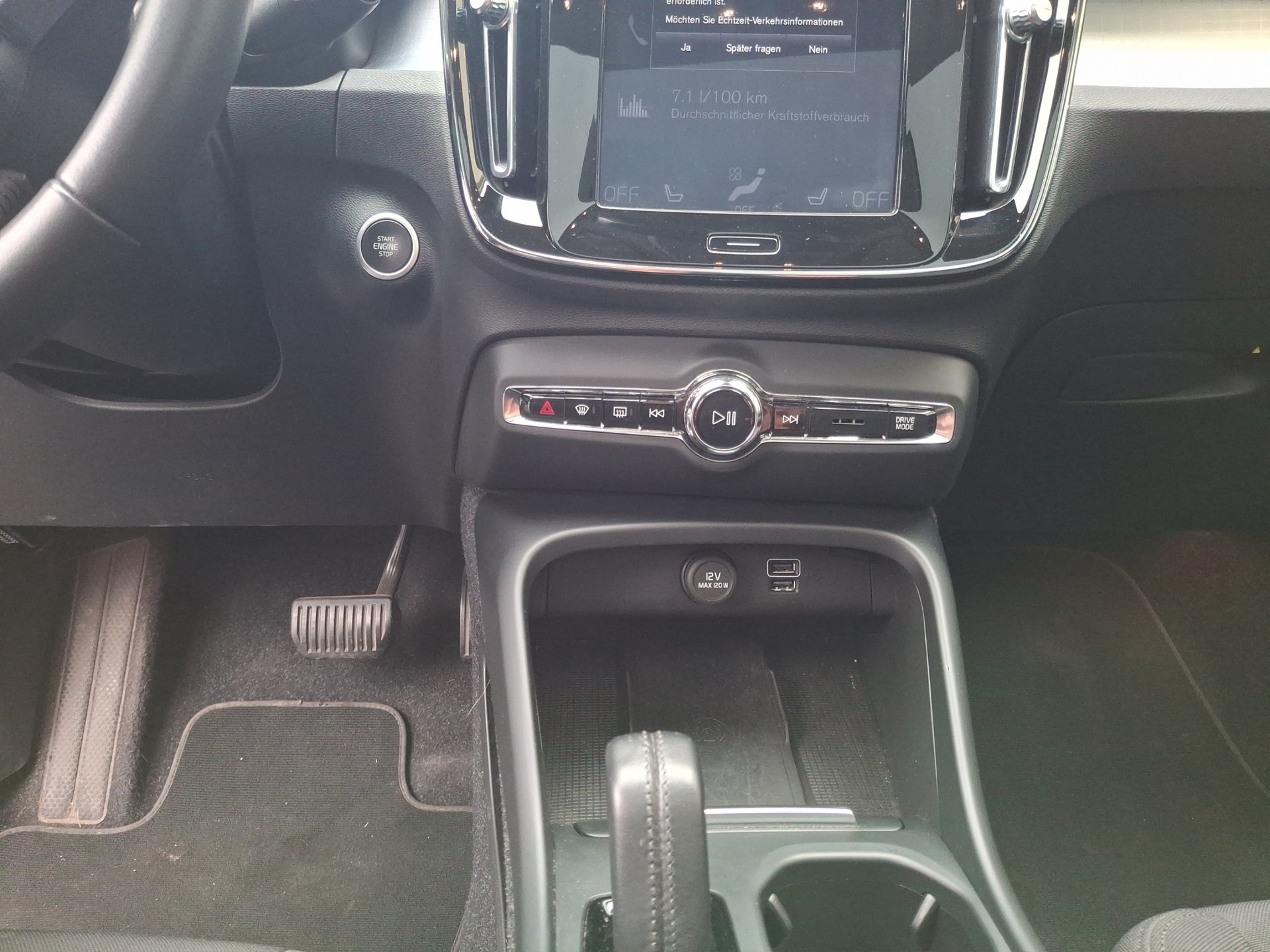 VOLVO XC40 T5 TwE R-Design DCT-image-6