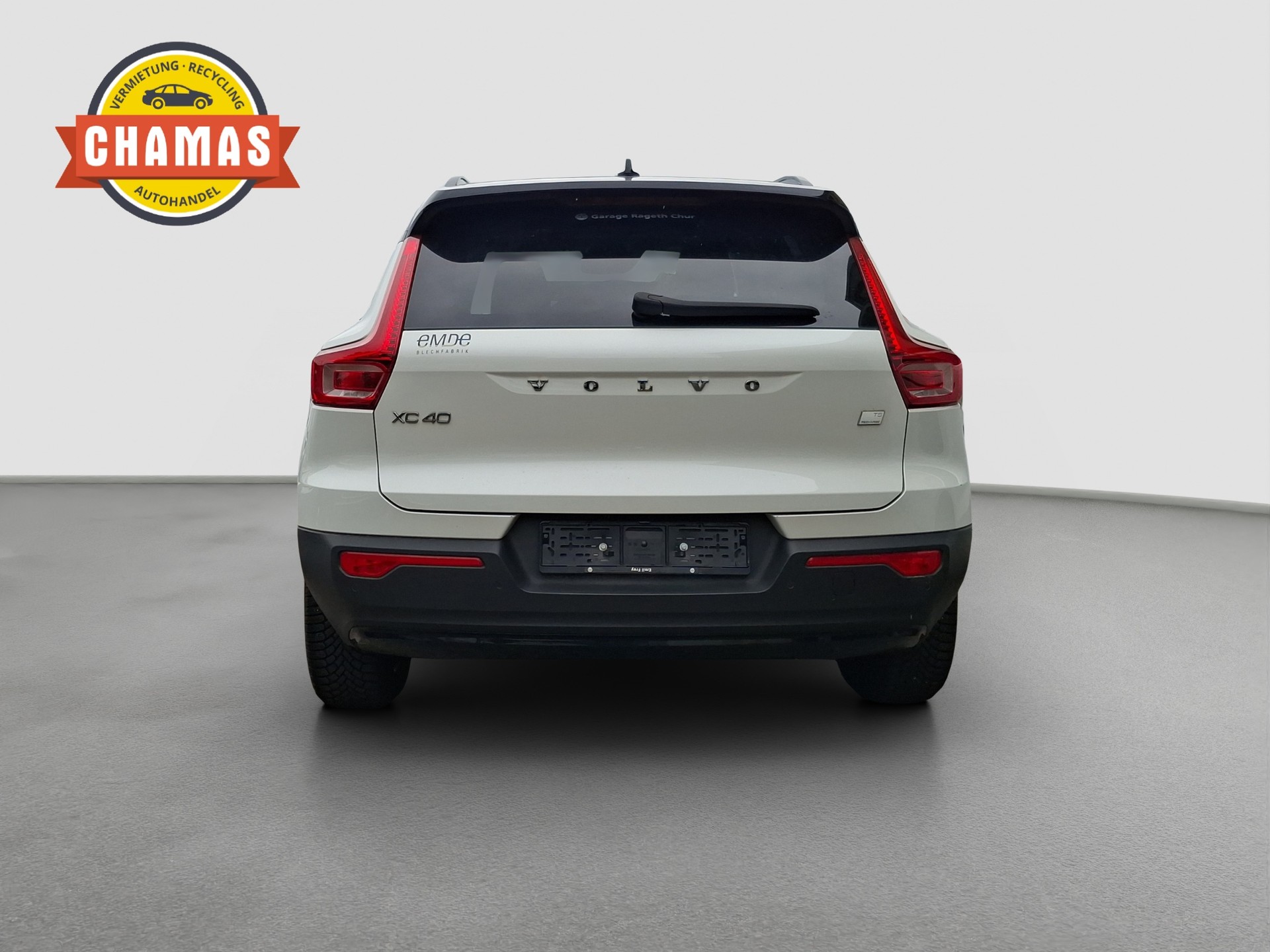 VOLVO XC40 T5 TwE R-Design DCT-image-2
