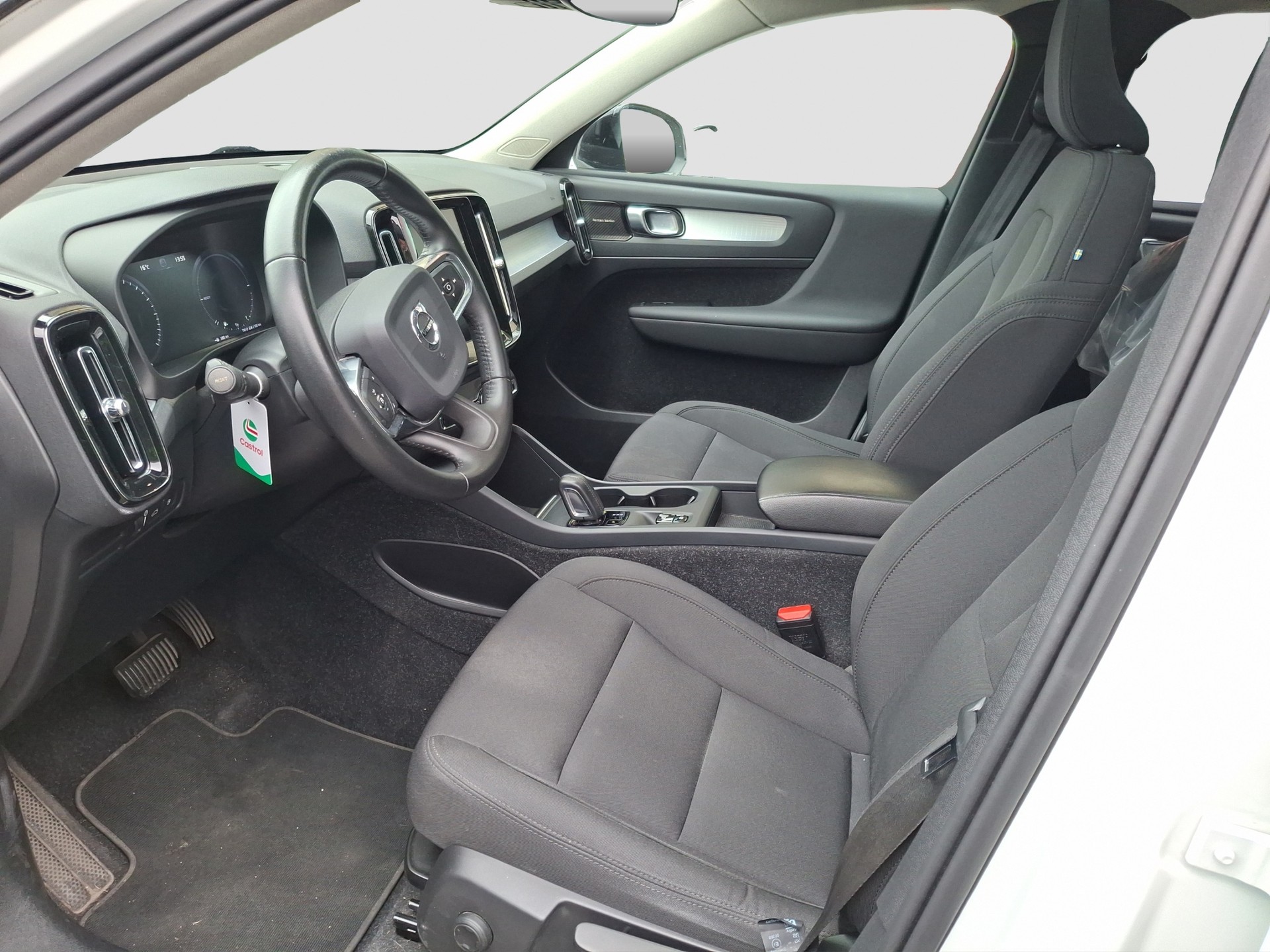 VOLVO XC40 T5 TwE R-Design DCT-image-4