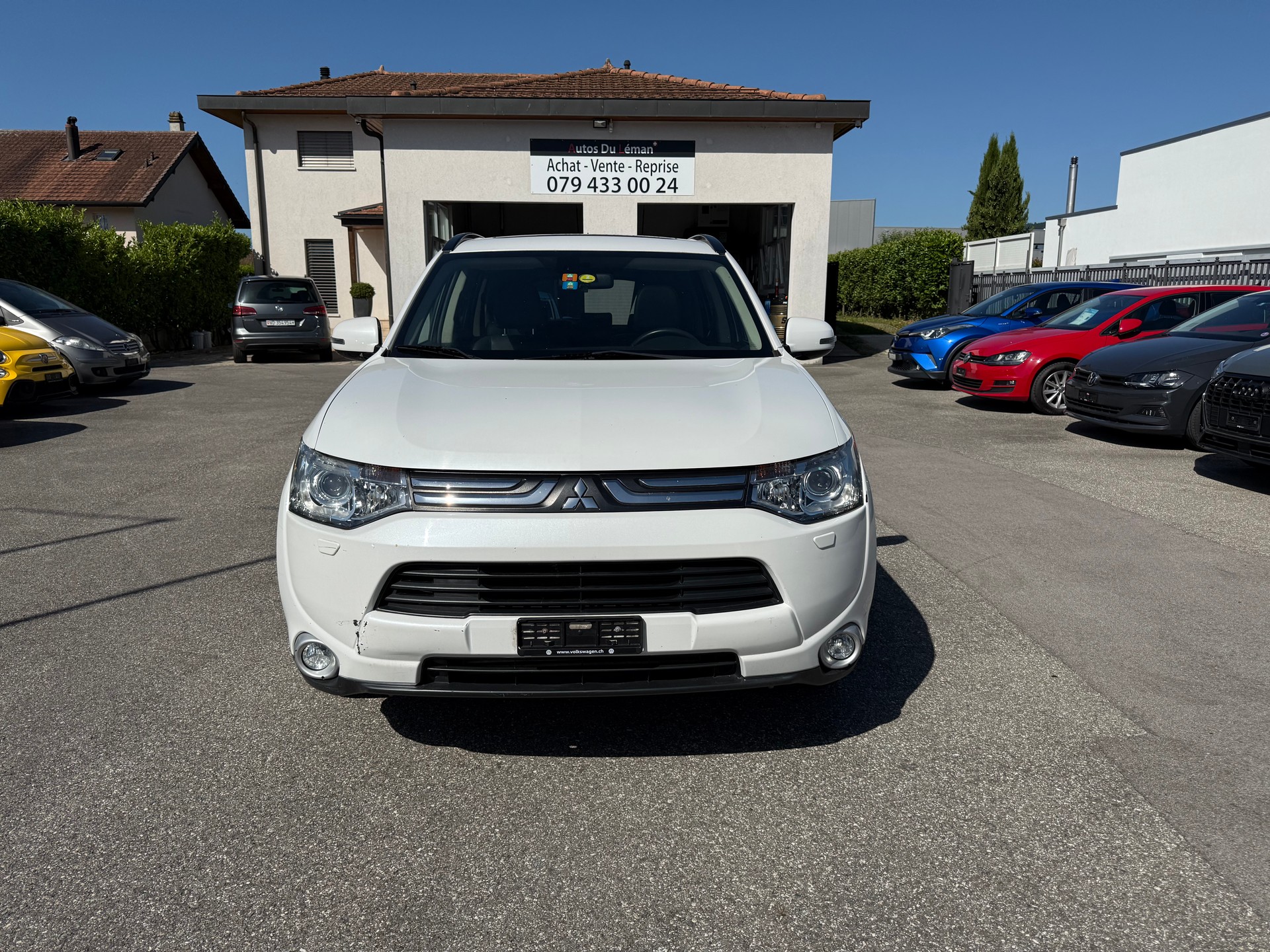 MITSUBISHI Outlander 2.2 DID Navigator Safety 4WD Automatic-image-0