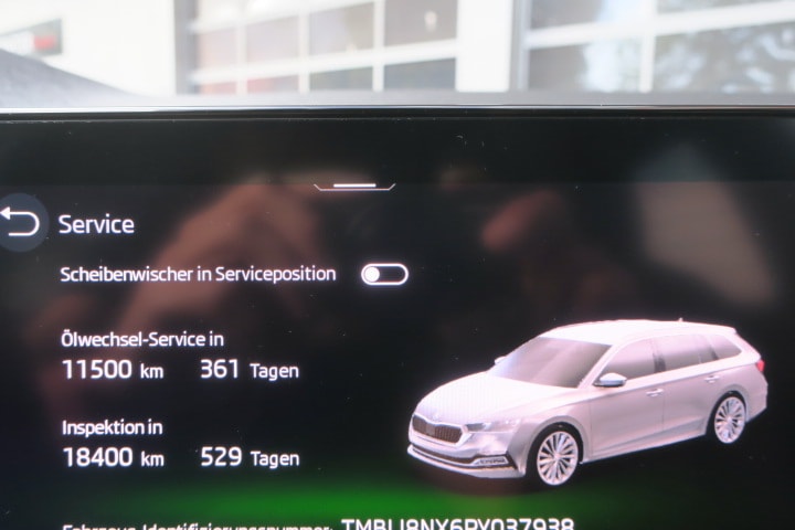 SKODA Octavia Combi 2.0 TDI DSG Ambition 4x4-image-15
