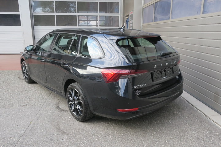 SKODA Octavia Combi 2.0 TDI DSG Ambition 4x4-image-4