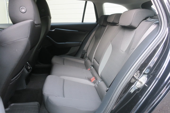 SKODA Octavia Combi 2.0 TDI DSG Ambition 4x4-image-7