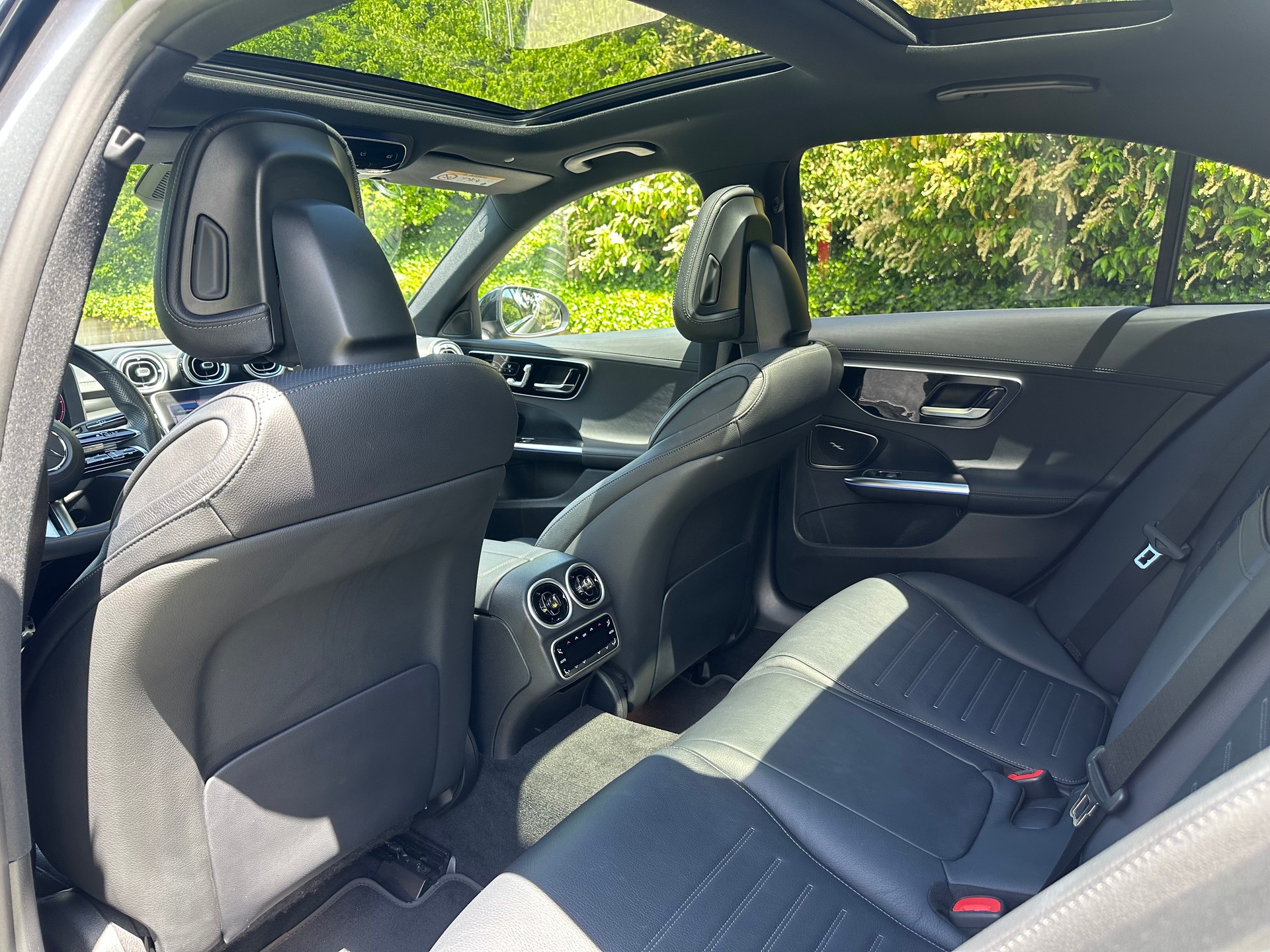 MERCEDES-BENZ C 220 d 4Matic AMG Line-image-13