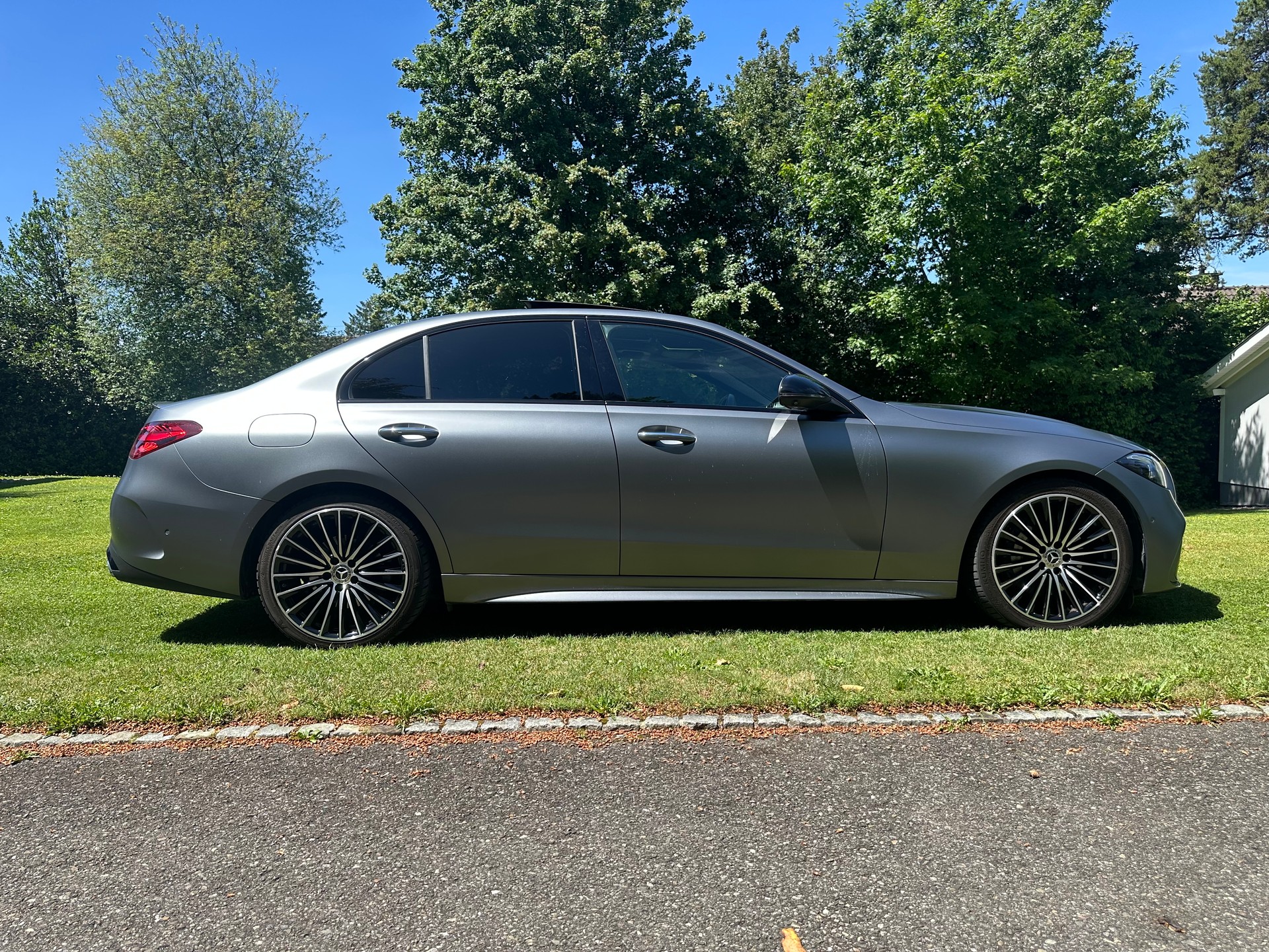 MERCEDES-BENZ C 220 d 4Matic AMG Line-image-4