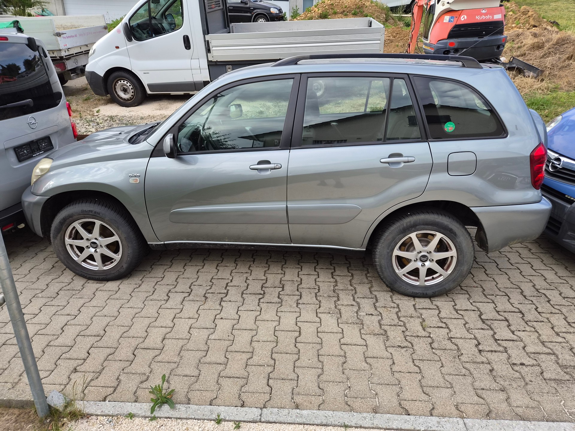 TOYOTA RAV-4 2.0 D4D Mountain-image-1
