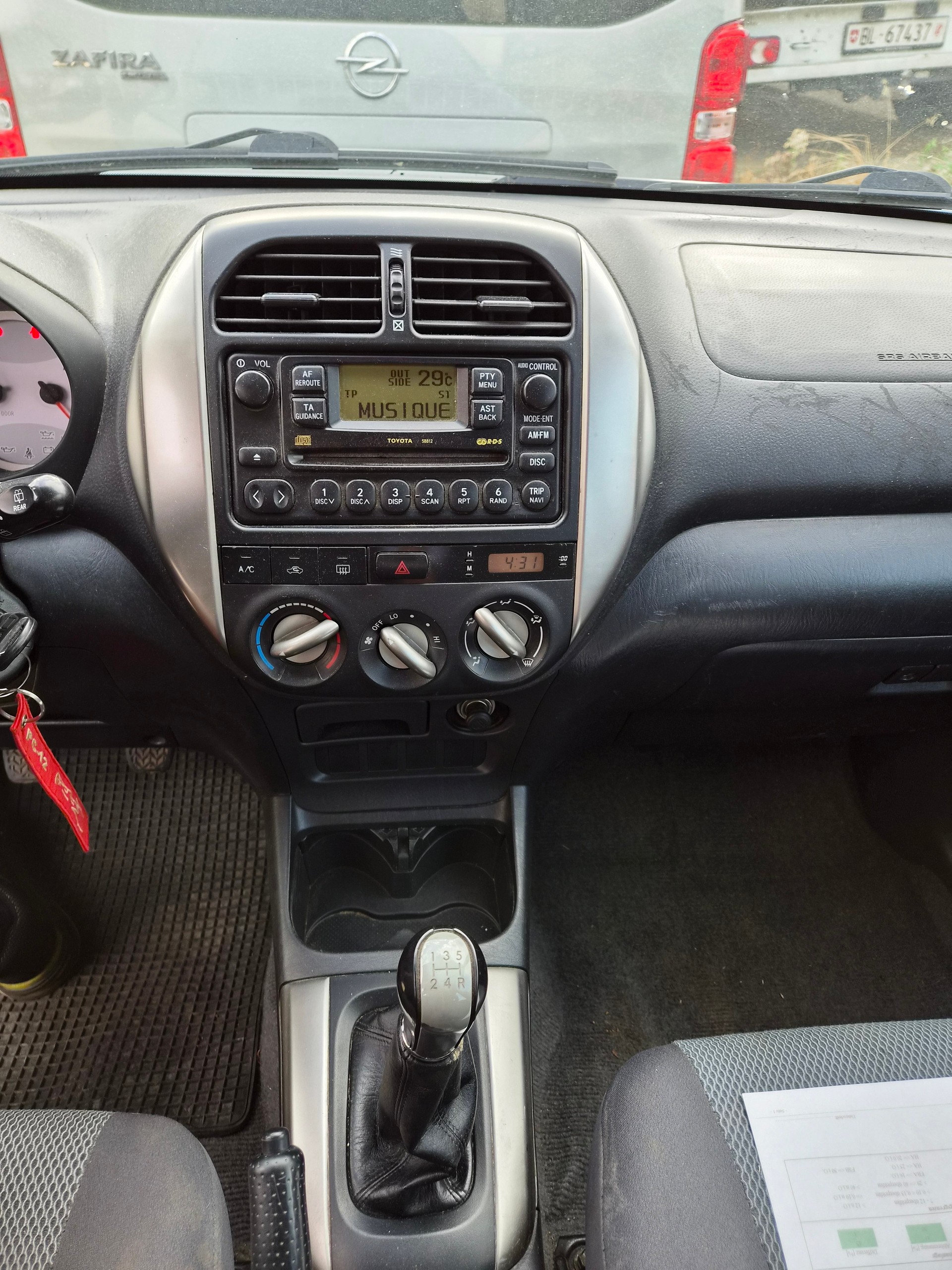 TOYOTA RAV-4 2.0 D4D Mountain-image-9