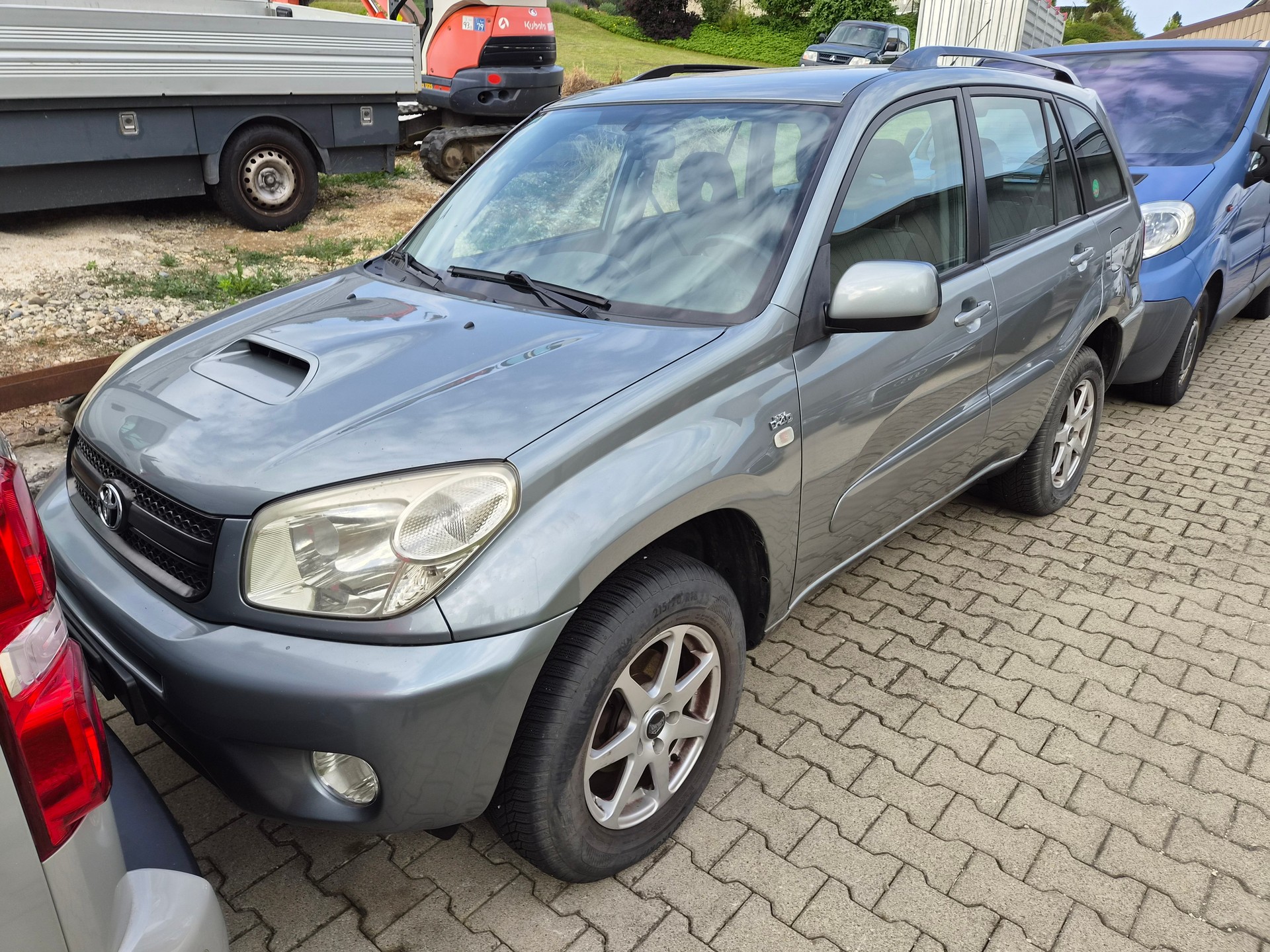 TOYOTA RAV-4 2.0 D4D Mountain-image-0
