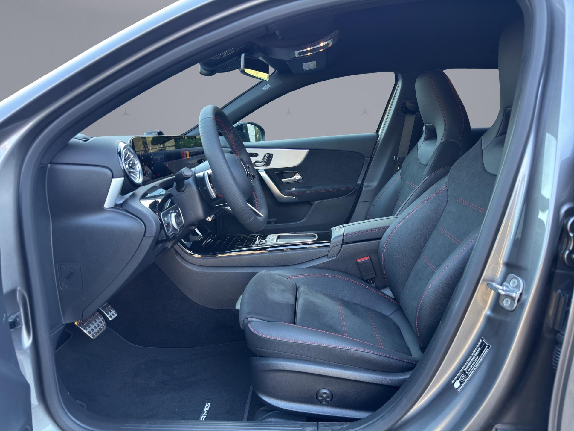 MERCEDES-BENZ A 220 AMG Line 4m-image-9