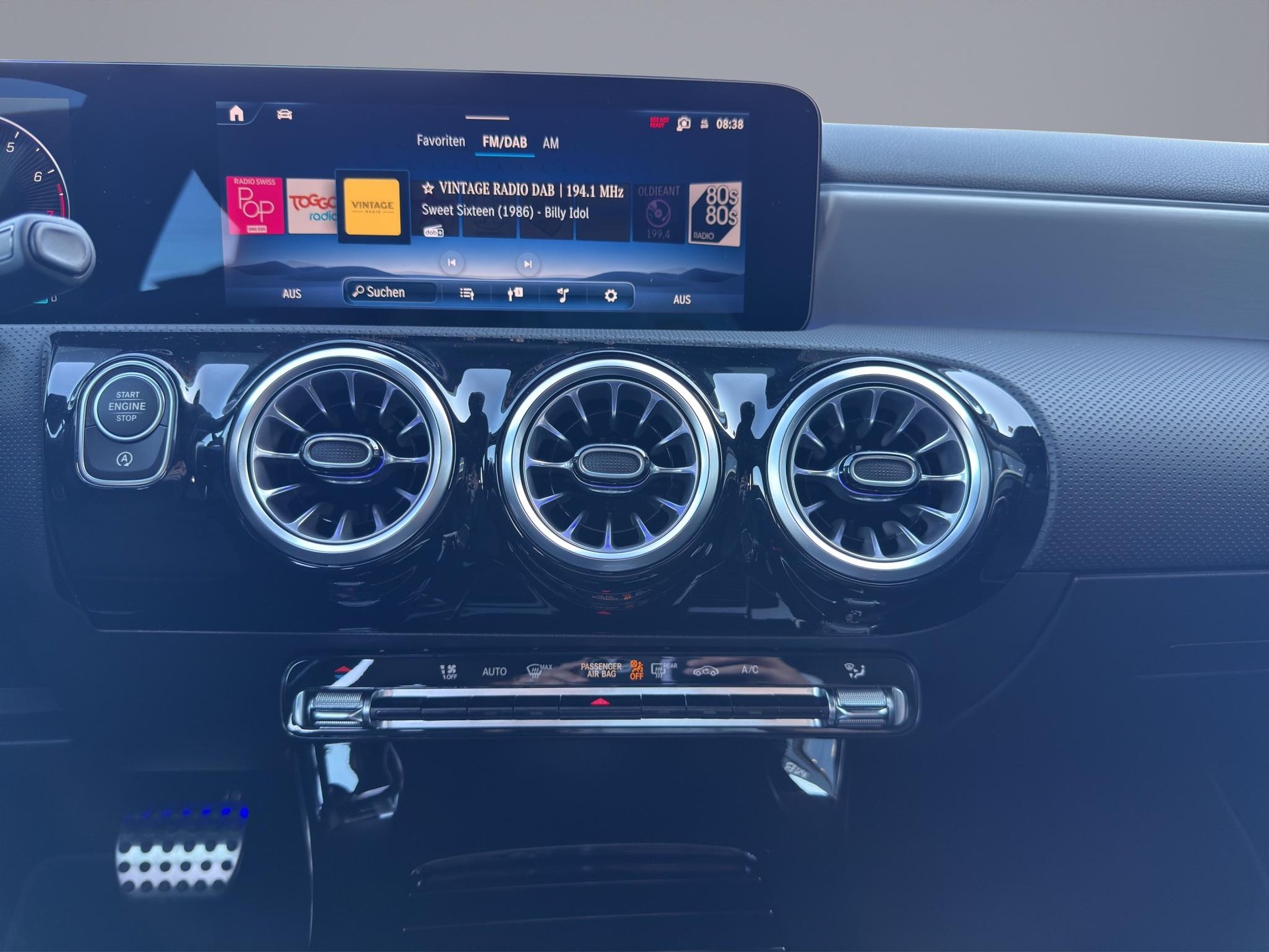 MERCEDES-BENZ A 220 AMG Line 4m-image-15
