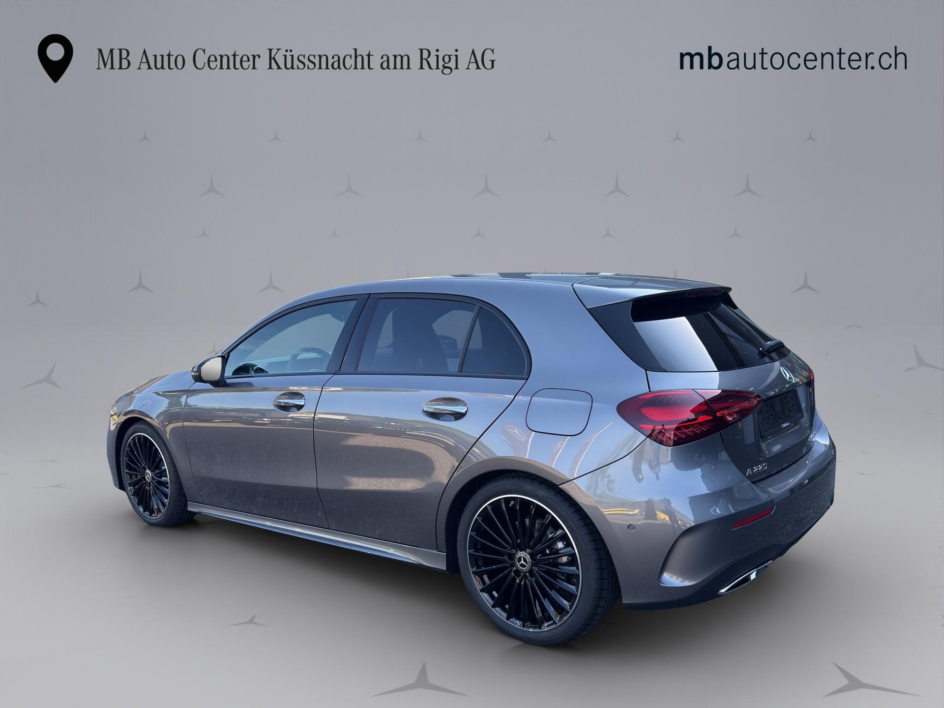 MERCEDES-BENZ A 220 AMG Line 4m-image-4