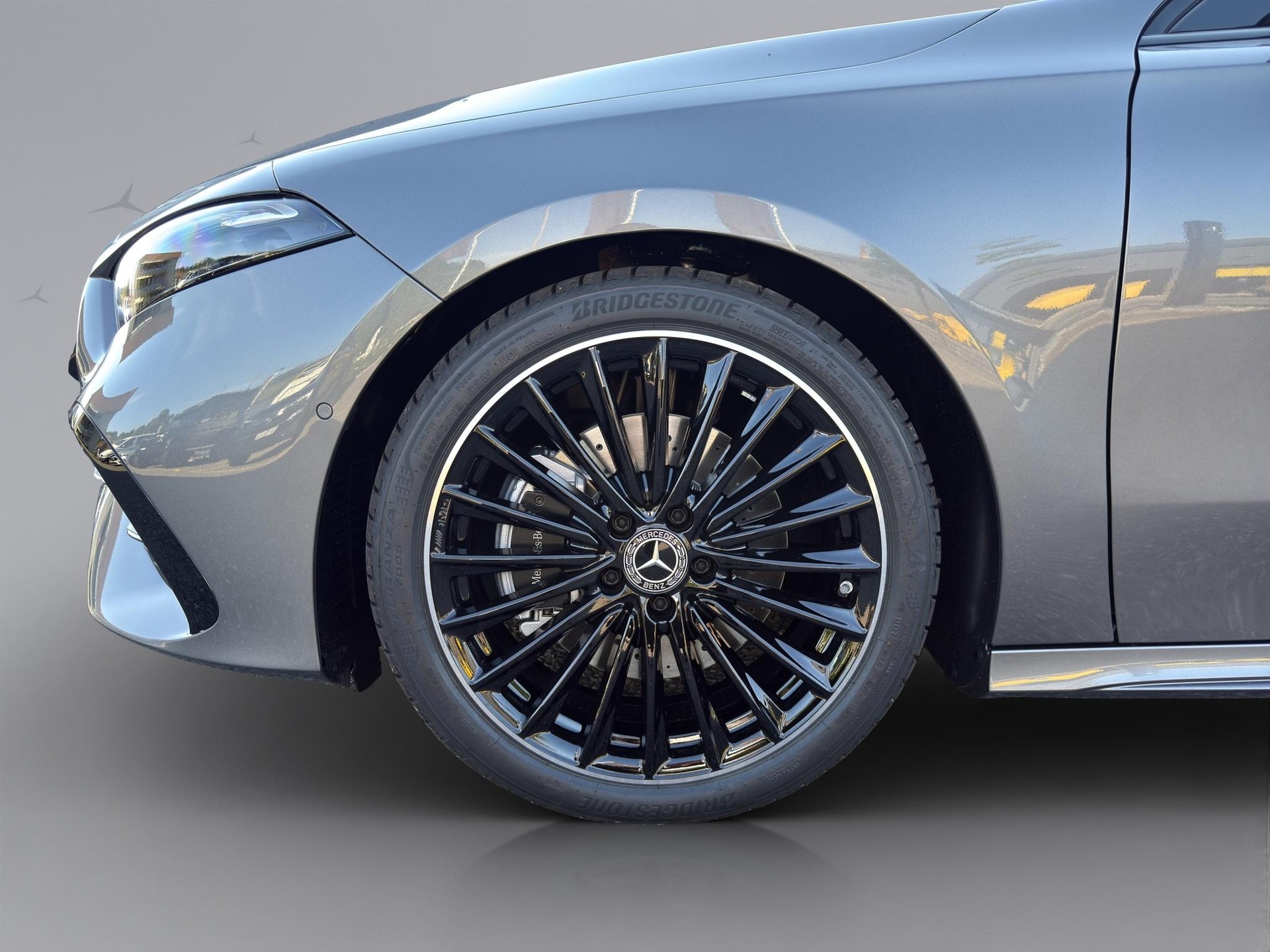 MERCEDES-BENZ A 220 AMG Line 4m-image-3