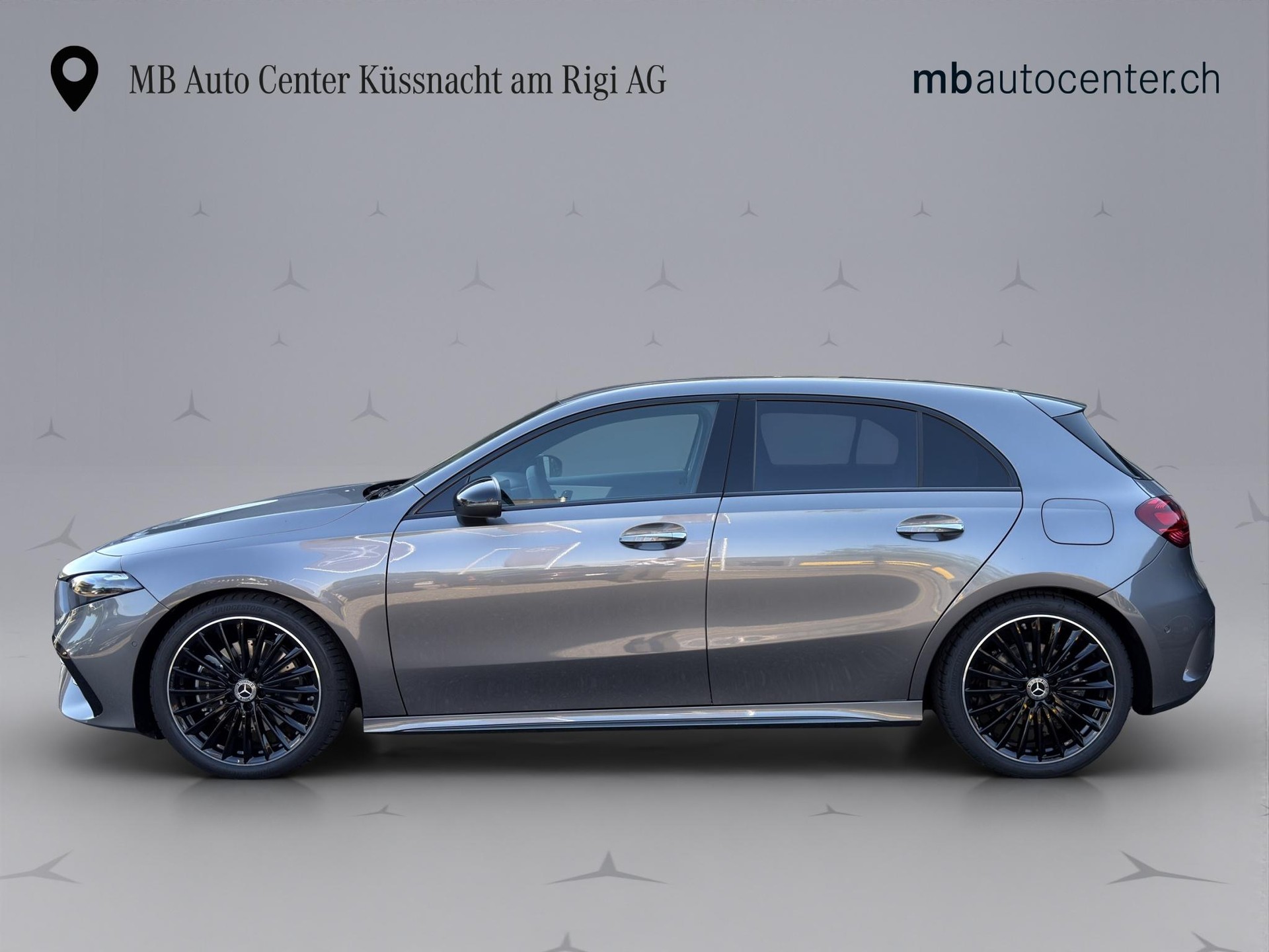 MERCEDES-BENZ A 220 AMG Line 4m-image-2