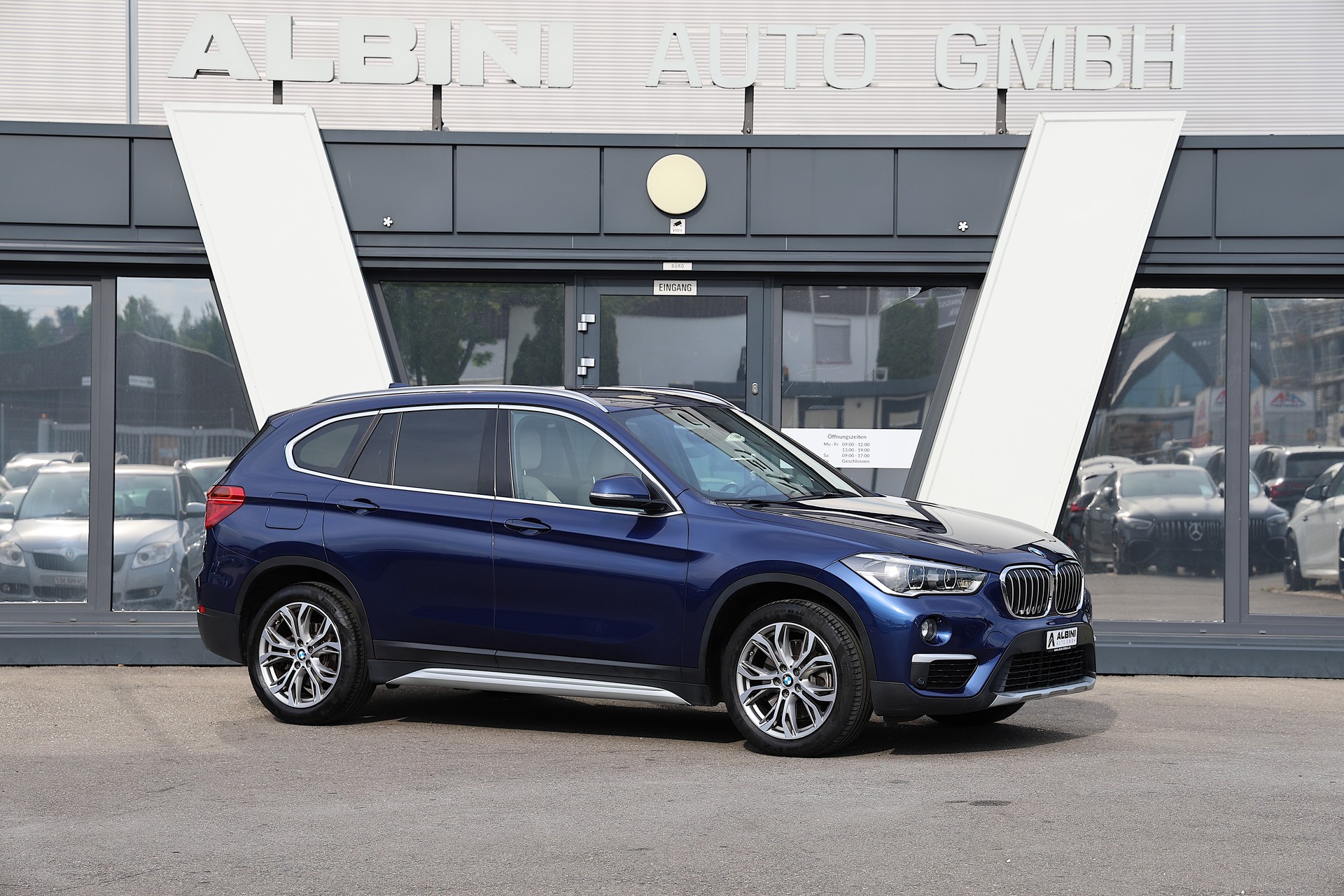 BMW X1 xDrive 20d xLine Steptronic-showroom-element-1