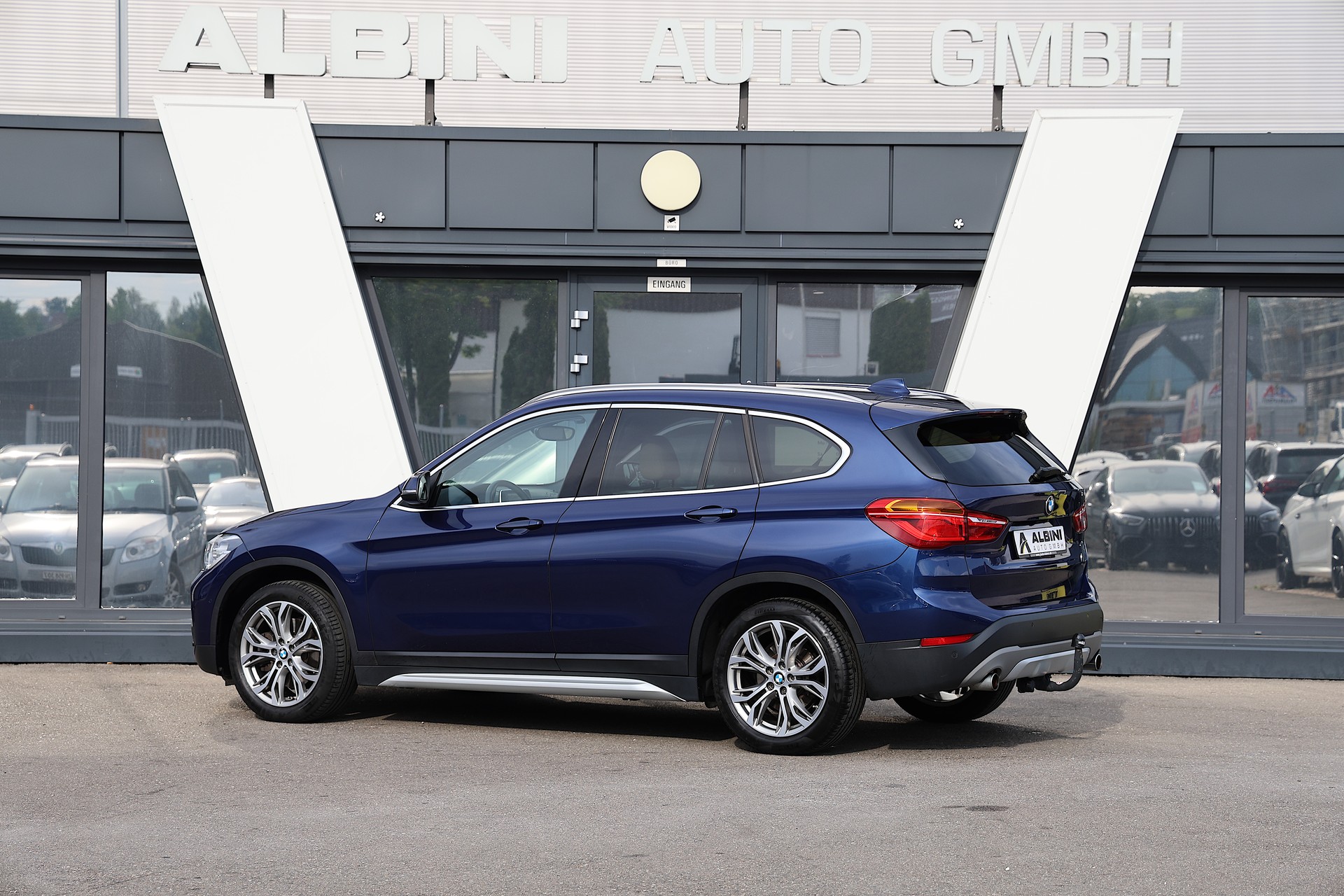 BMW X1 xDrive 20d xLine Steptronic-showroom-element-3