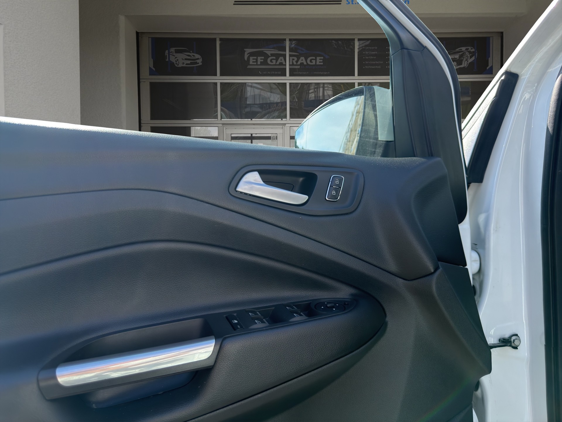 FORD Kuga 2.0 TDCi Titanium 4WD PowerShift-image-11
