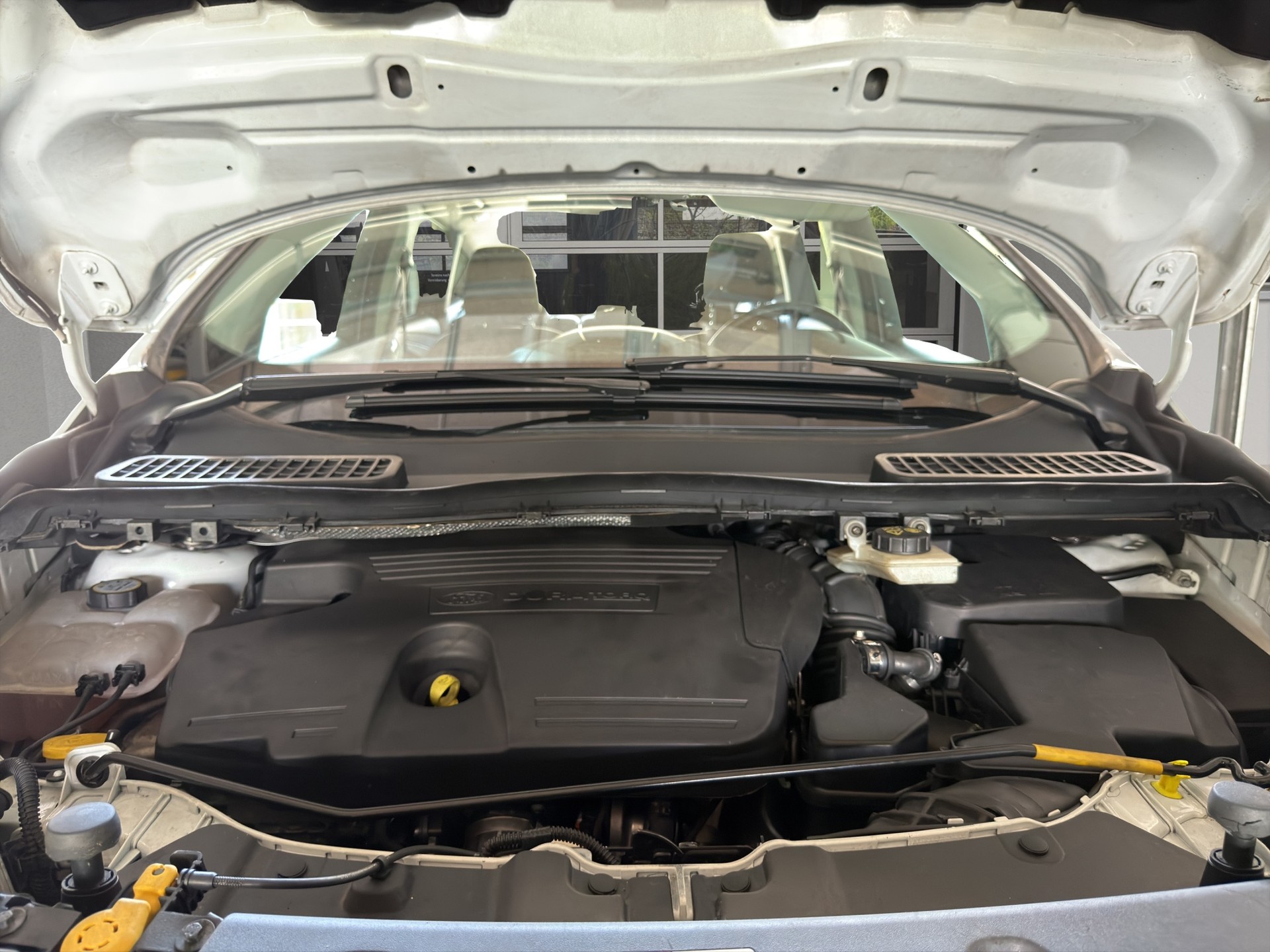 FORD Kuga 2.0 TDCi Titanium 4WD PowerShift-image-19