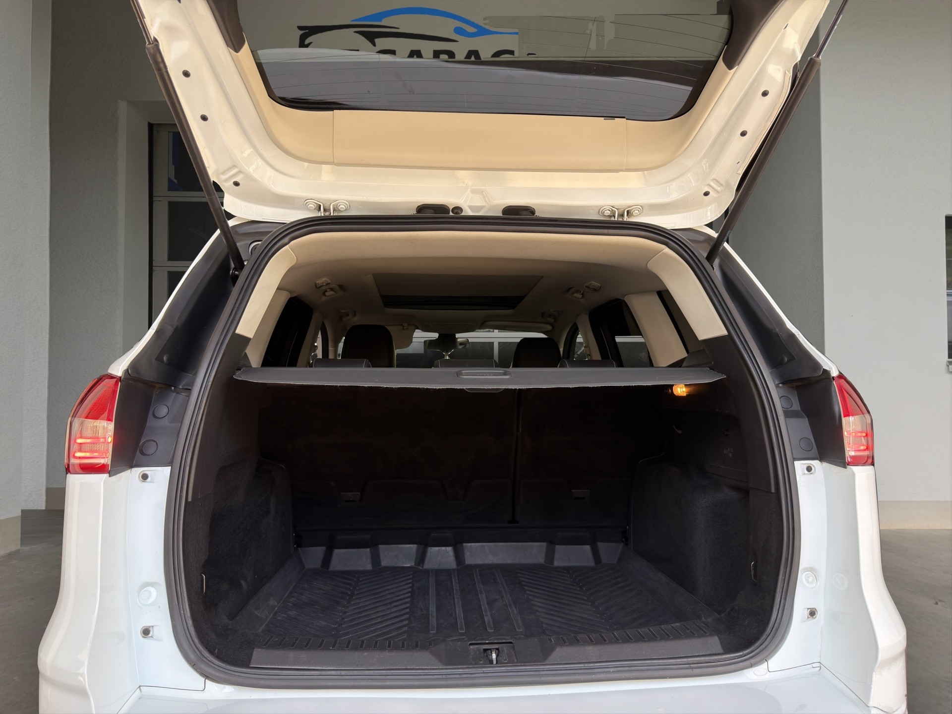 FORD Kuga 2.0 TDCi Titanium 4WD PowerShift-image-18