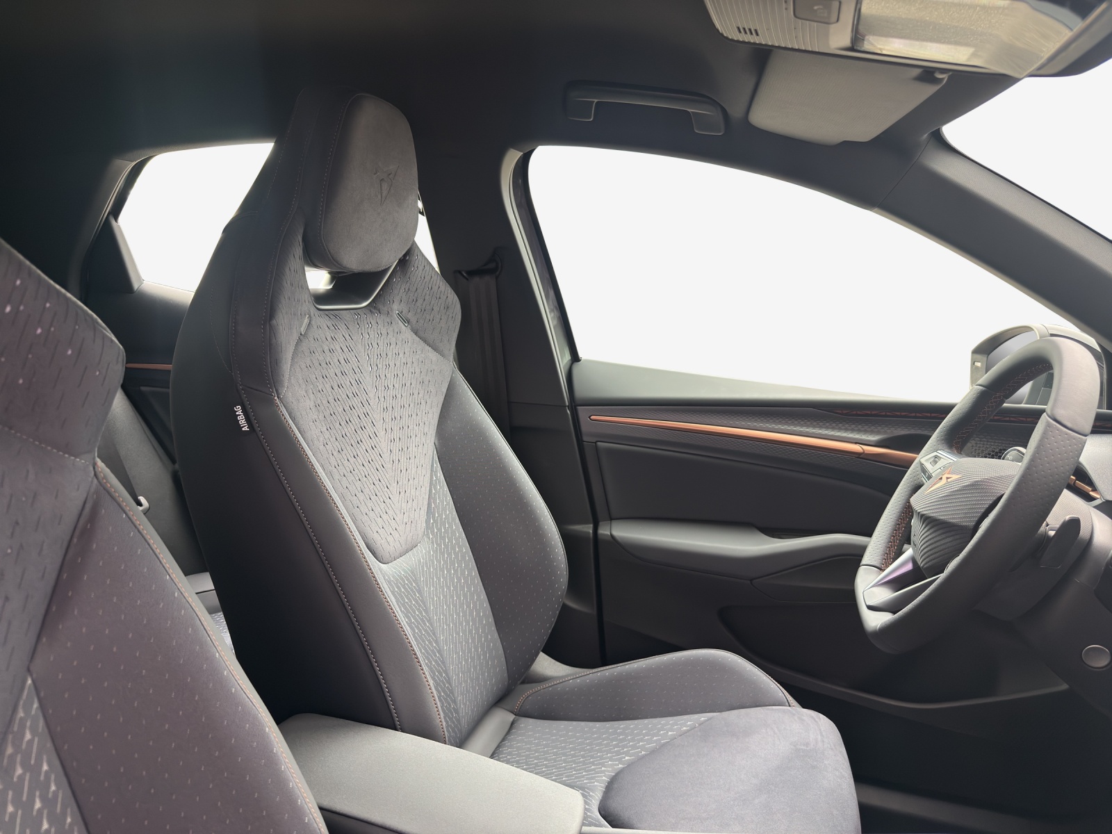 CUPRA Raval 52 kWh Dynamic+ Launch Edition-image-9
