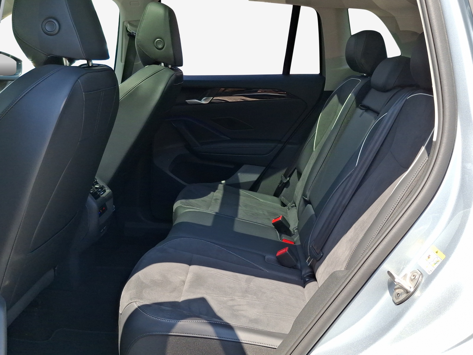 VW Tiguan 2.0 TSI DSG Elegance 4Motion-image-11