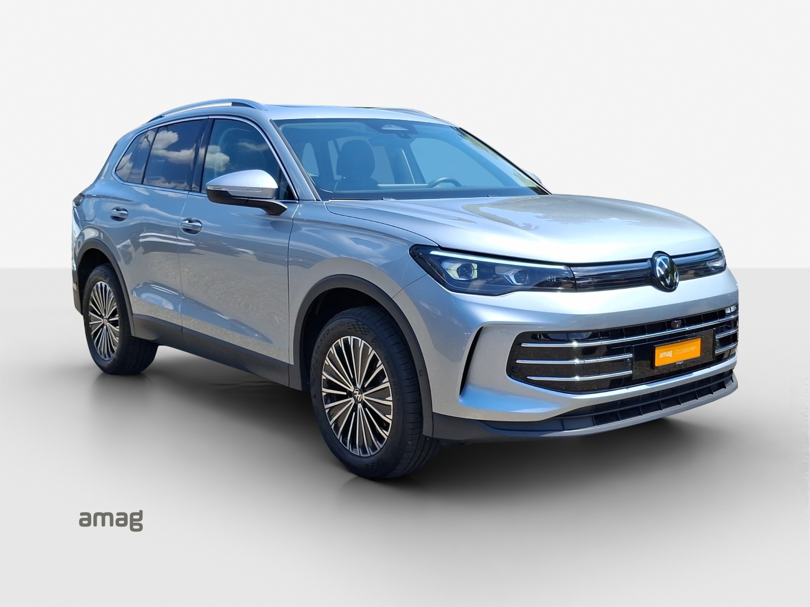 VW Tiguan 2.0 TSI DSG Elegance 4Motion-image-5