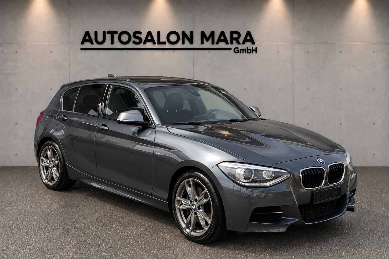 BMW M135i xDrive Steptronic-image-7