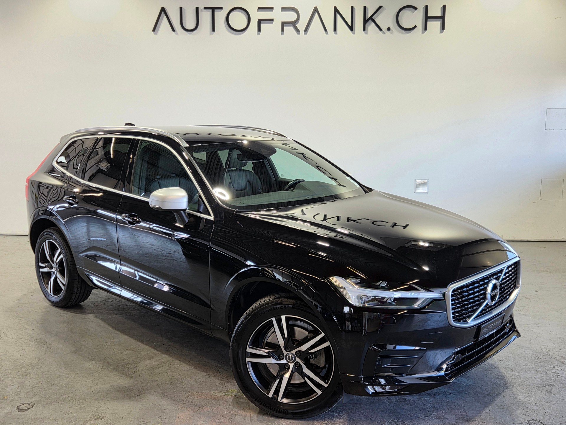 VOLVO XC60 2.0 T6 R-Design AWD-image-14