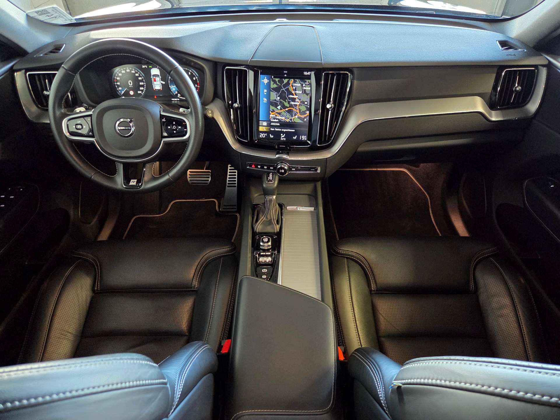 VOLVO XC60 2.0 T6 R-Design AWD-image-6