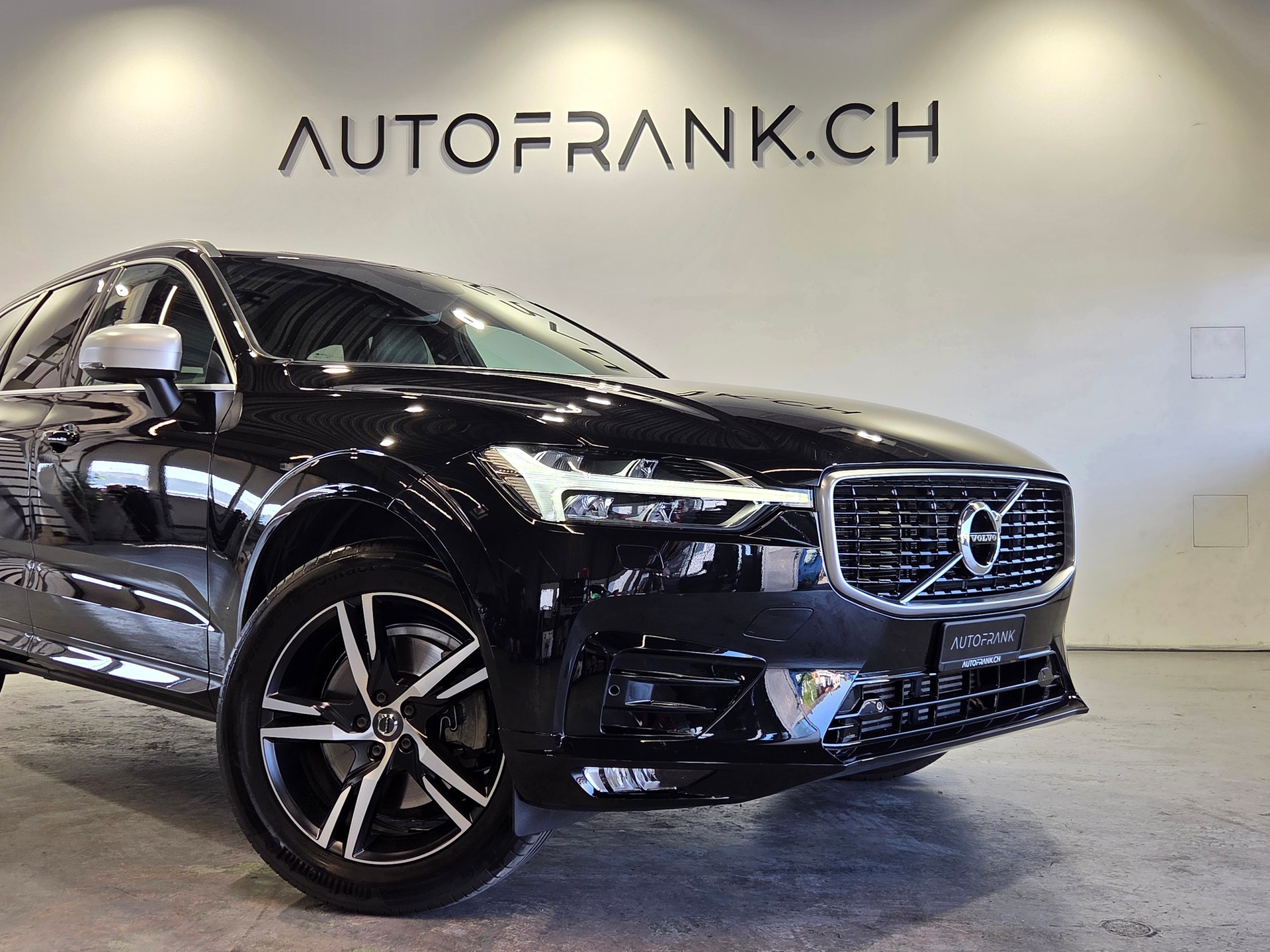 VOLVO XC60 2.0 T6 R-Design AWD-image-9