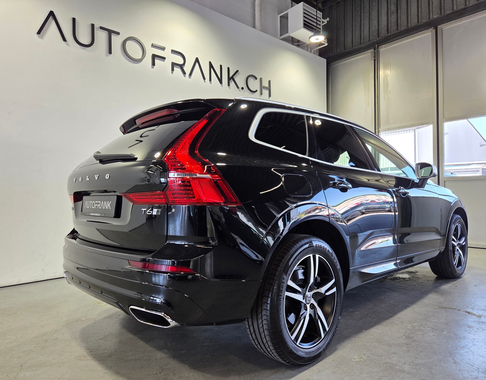 VOLVO XC60 2.0 T6 R-Design AWD-image-2
