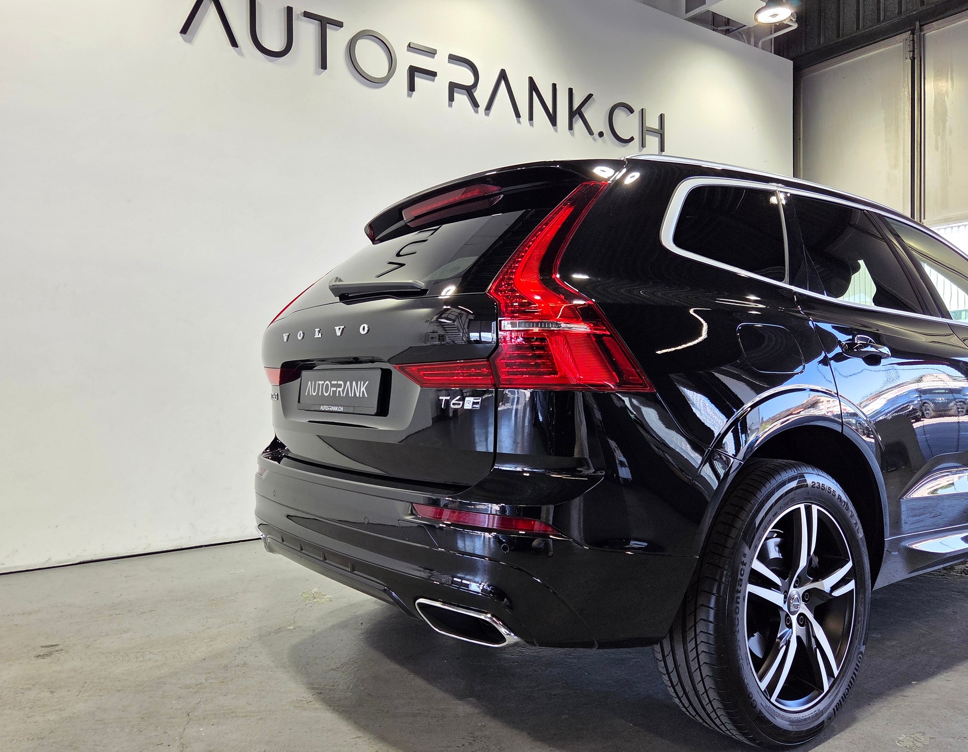 VOLVO XC60 2.0 T6 R-Design AWD-image-10