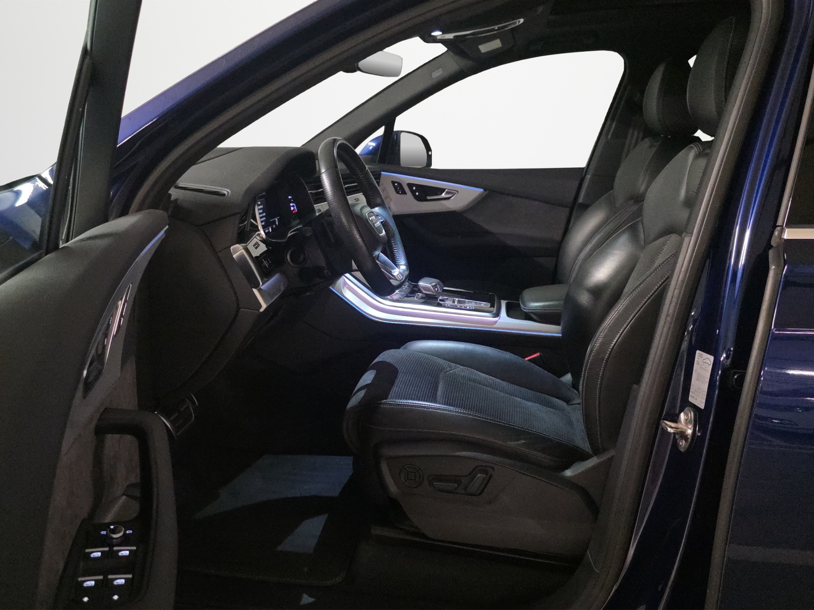 AUDI SQ7 4.0 TDI quattro tiptronic-image-8