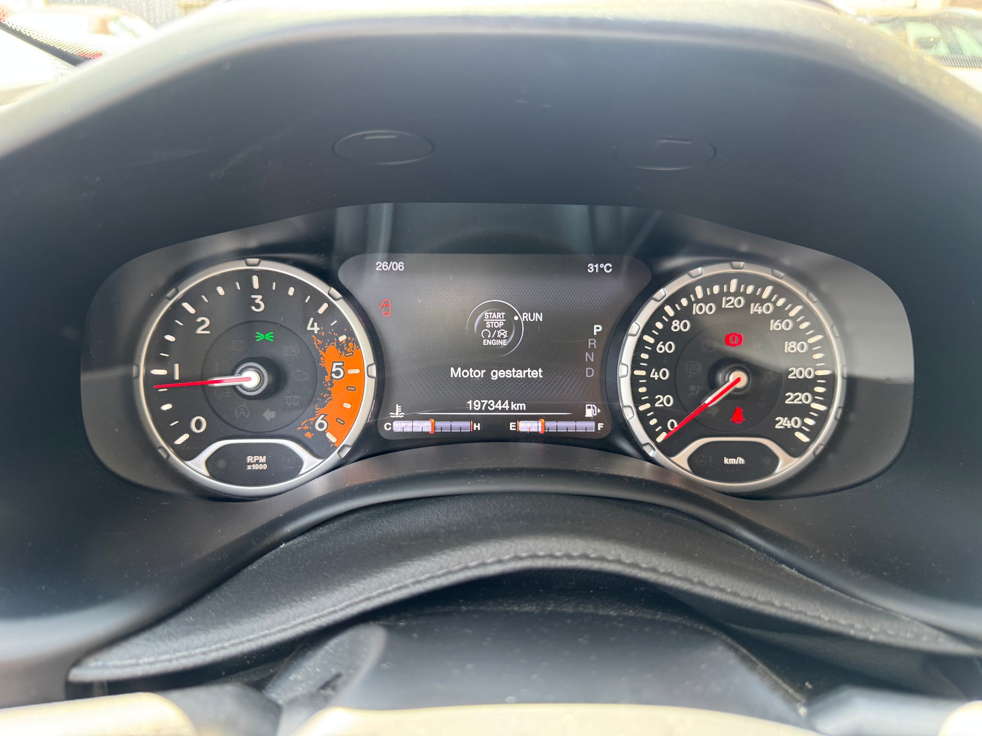 JEEP Renegade 2.0 CRD Limited AWD + Low Range 9ATX-image-12